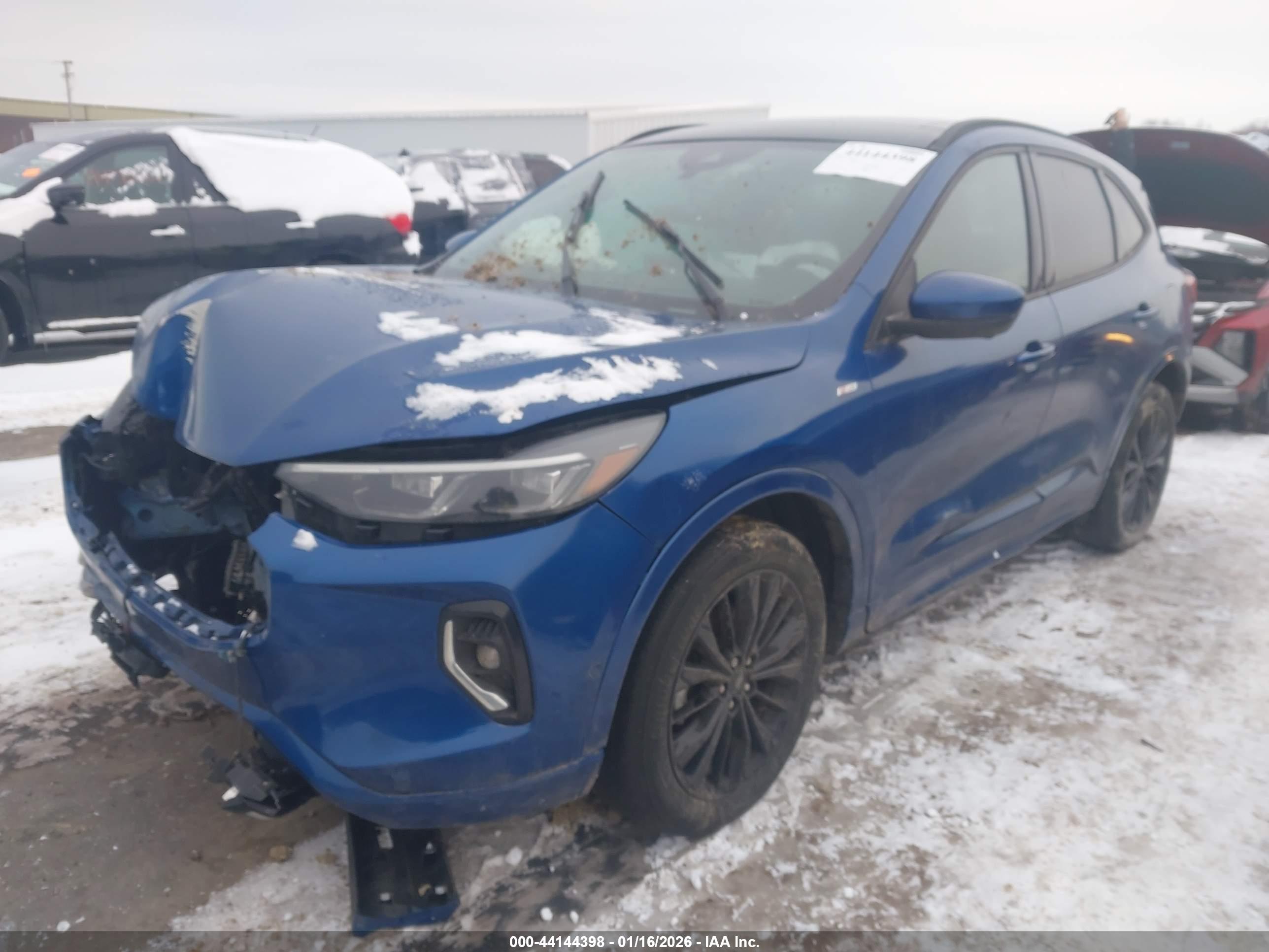 FORD ESCAPE image 2