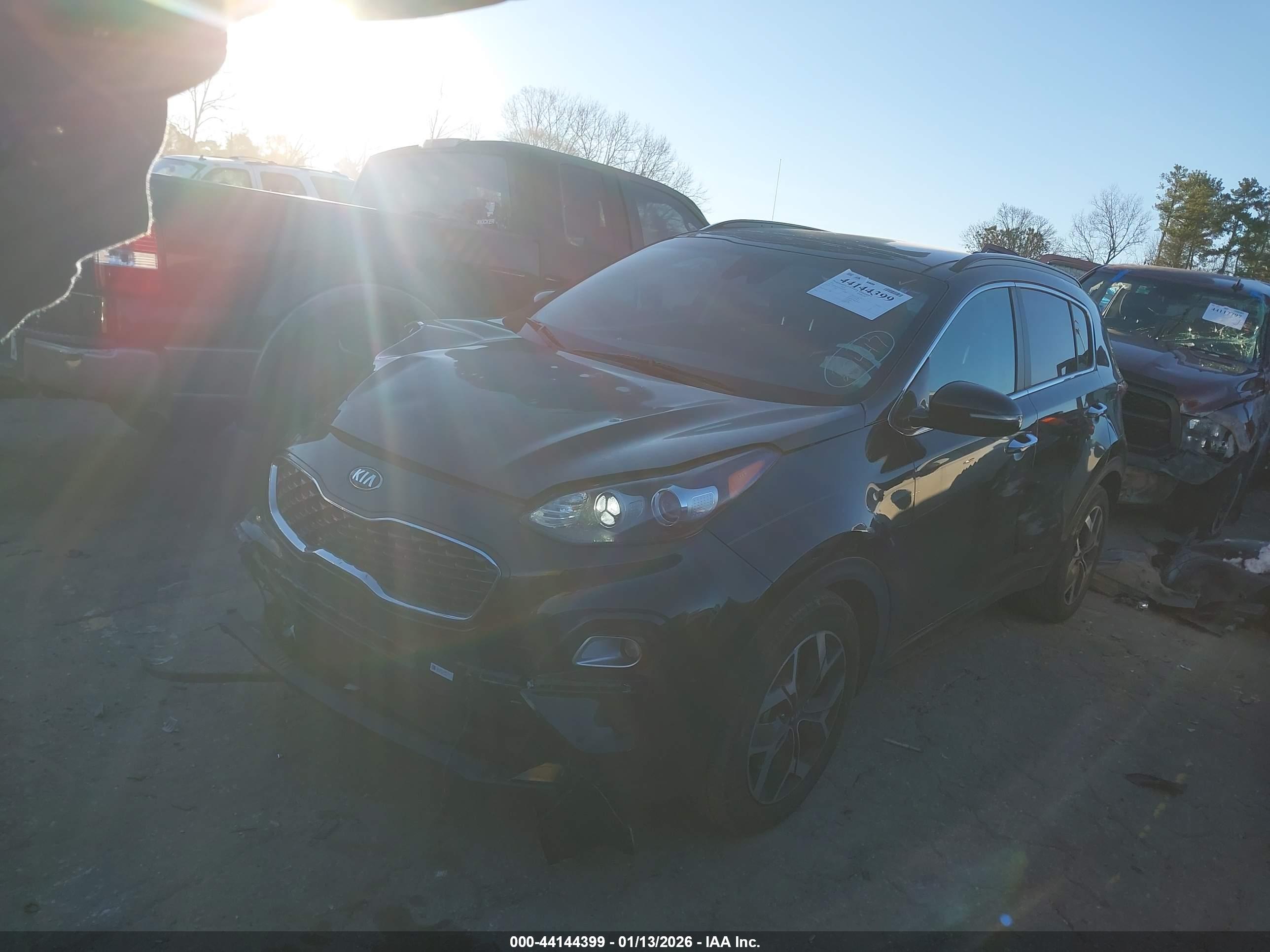KIA SPORTAGE image 2