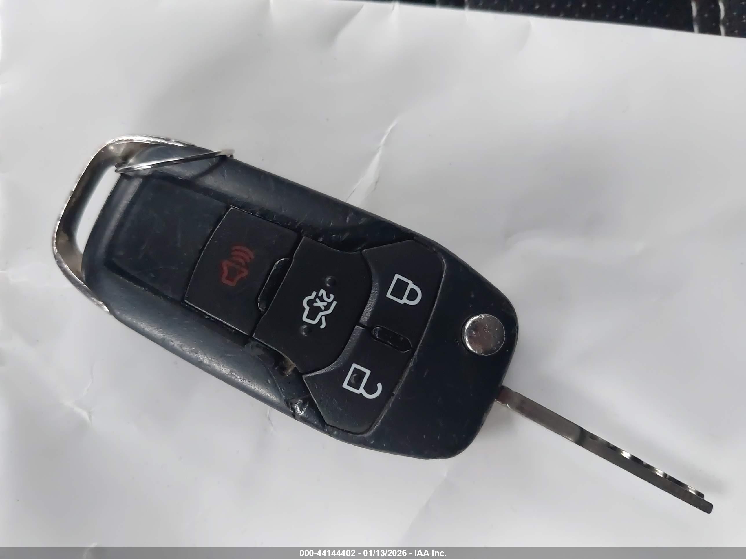 FORD FUSION image 11