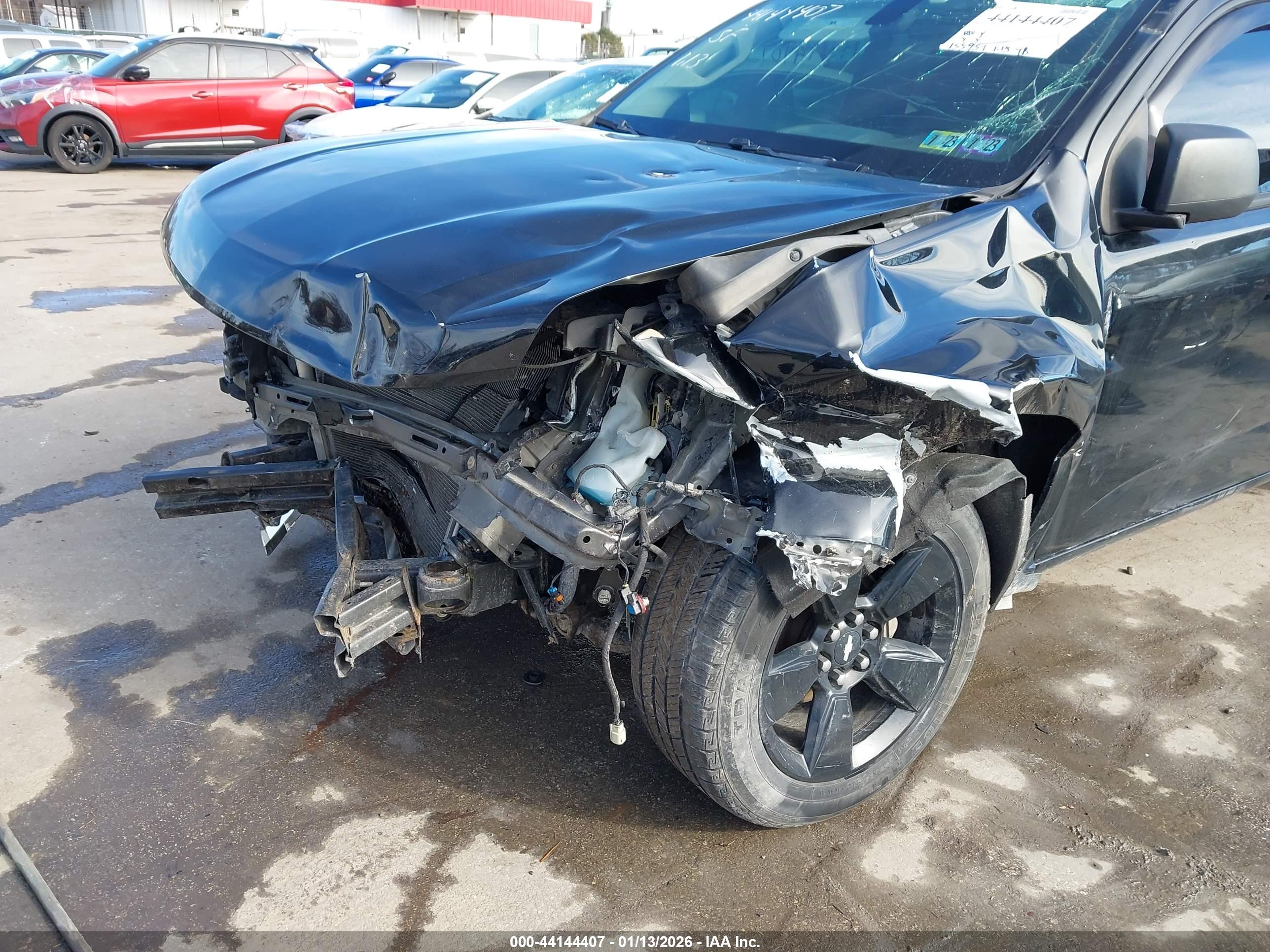 CHEVROLET COLORADO image 6