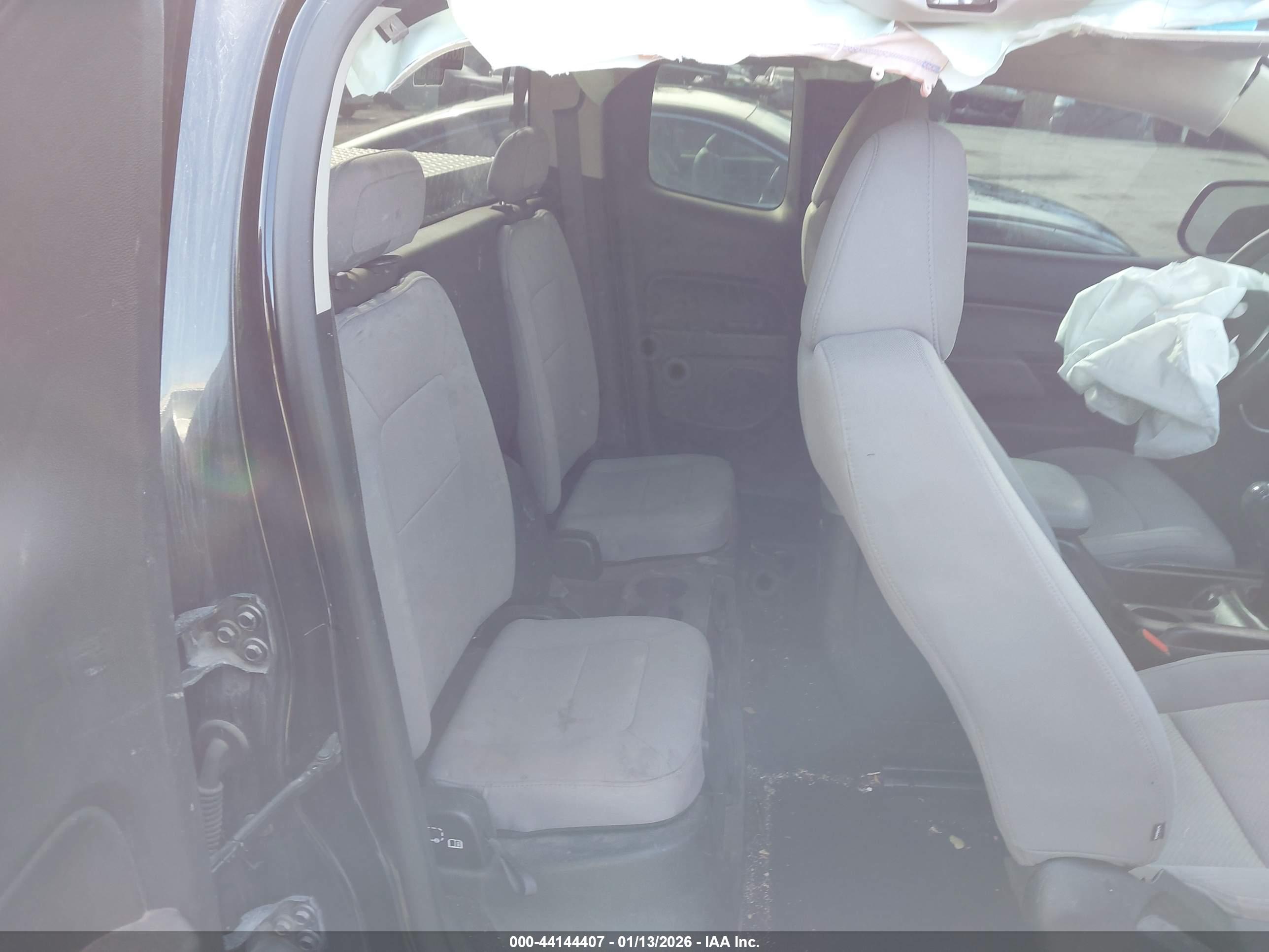 CHEVROLET COLORADO image 8