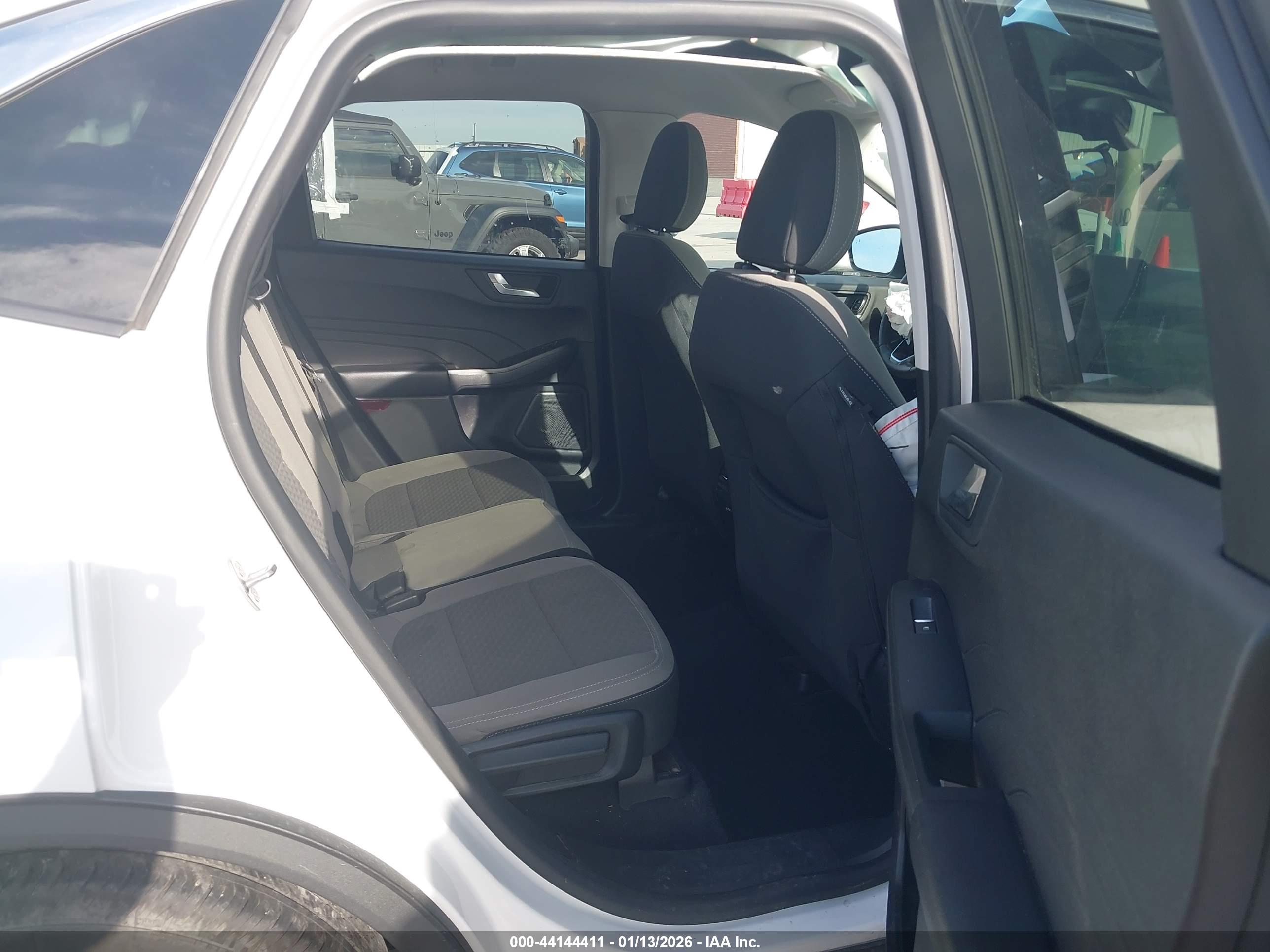 FORD ESCAPE image 8