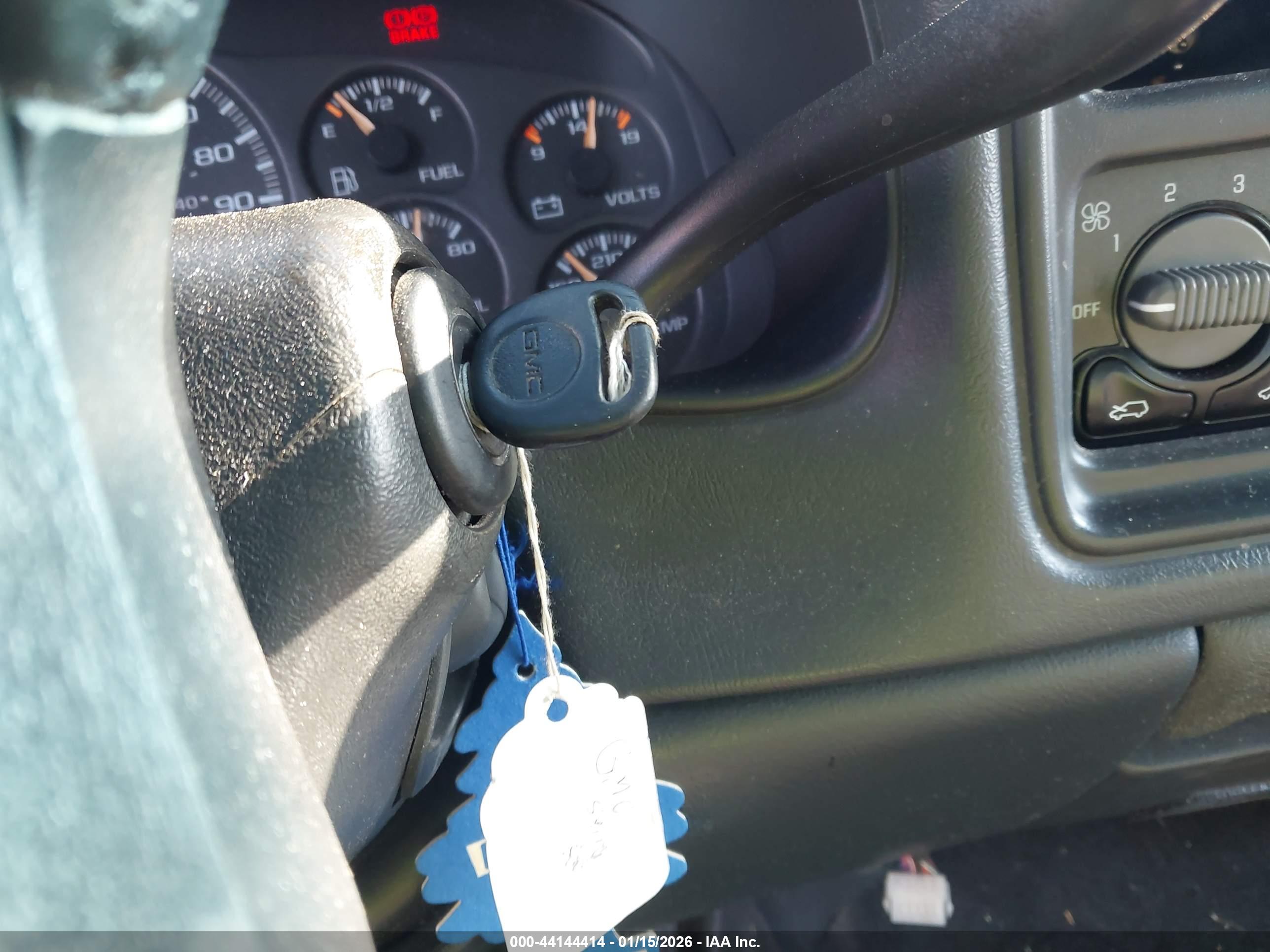 GMC SIERRA image 11