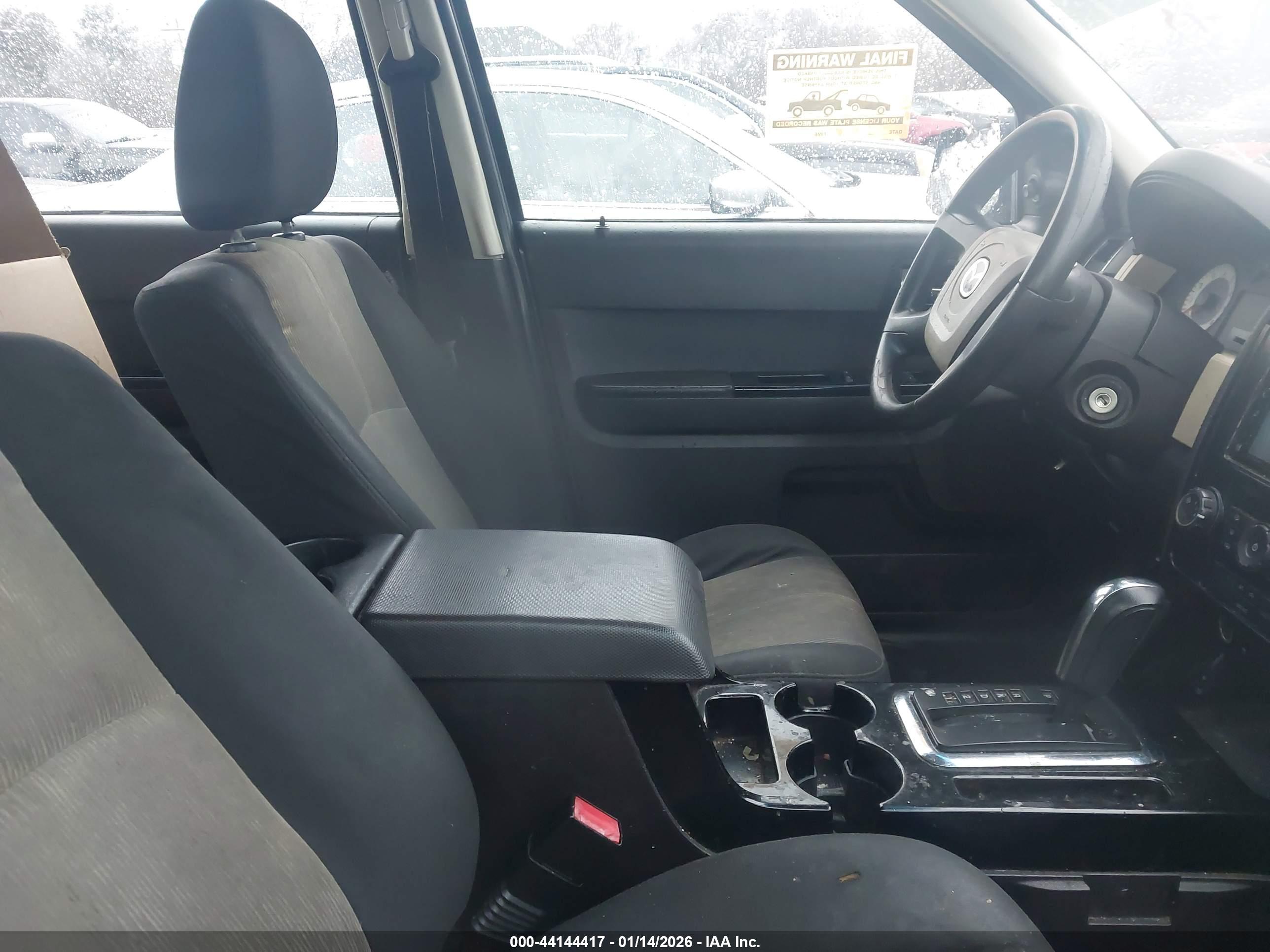 MAZDA TRIBUTE image 5