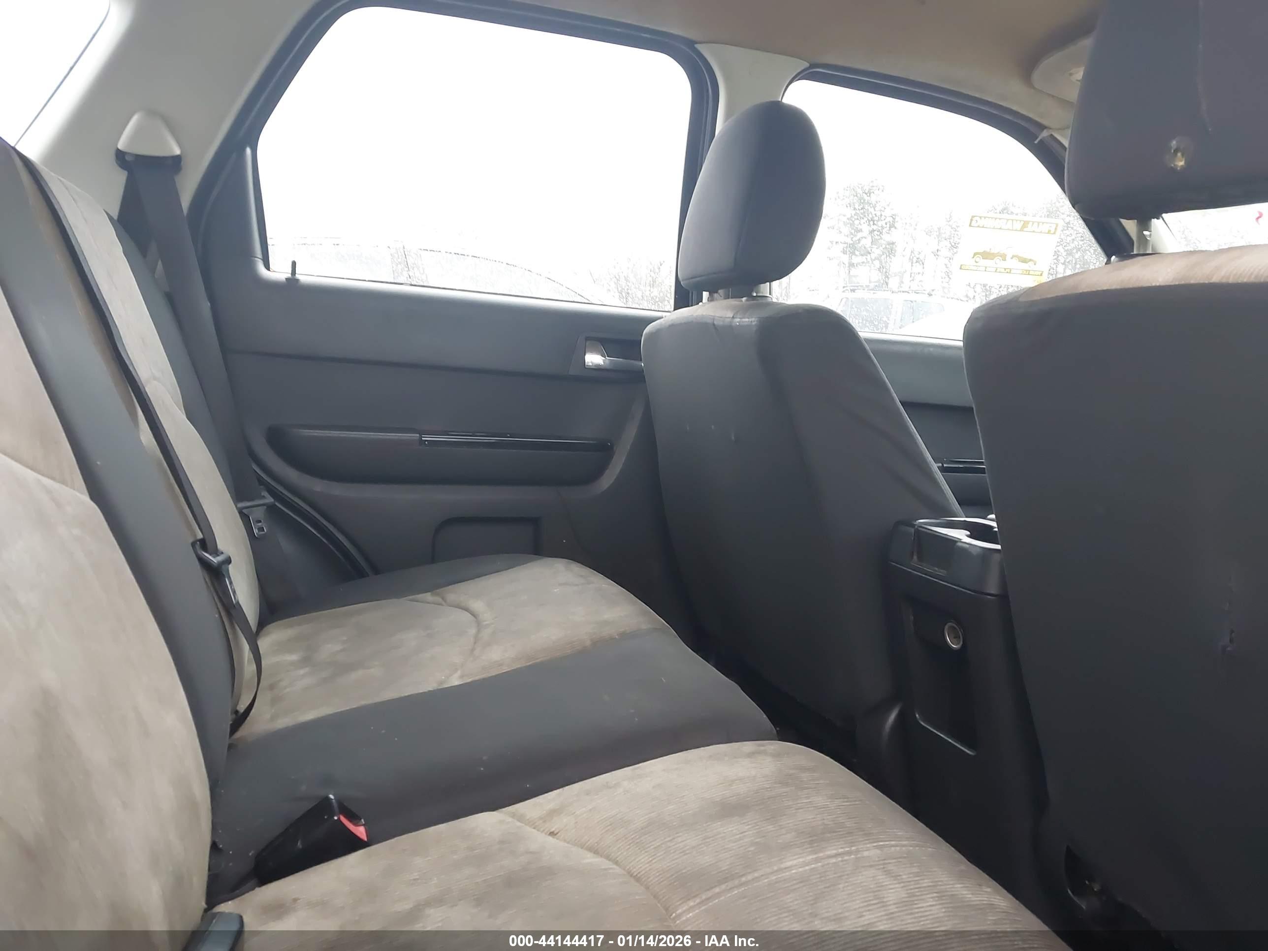 MAZDA TRIBUTE image 8