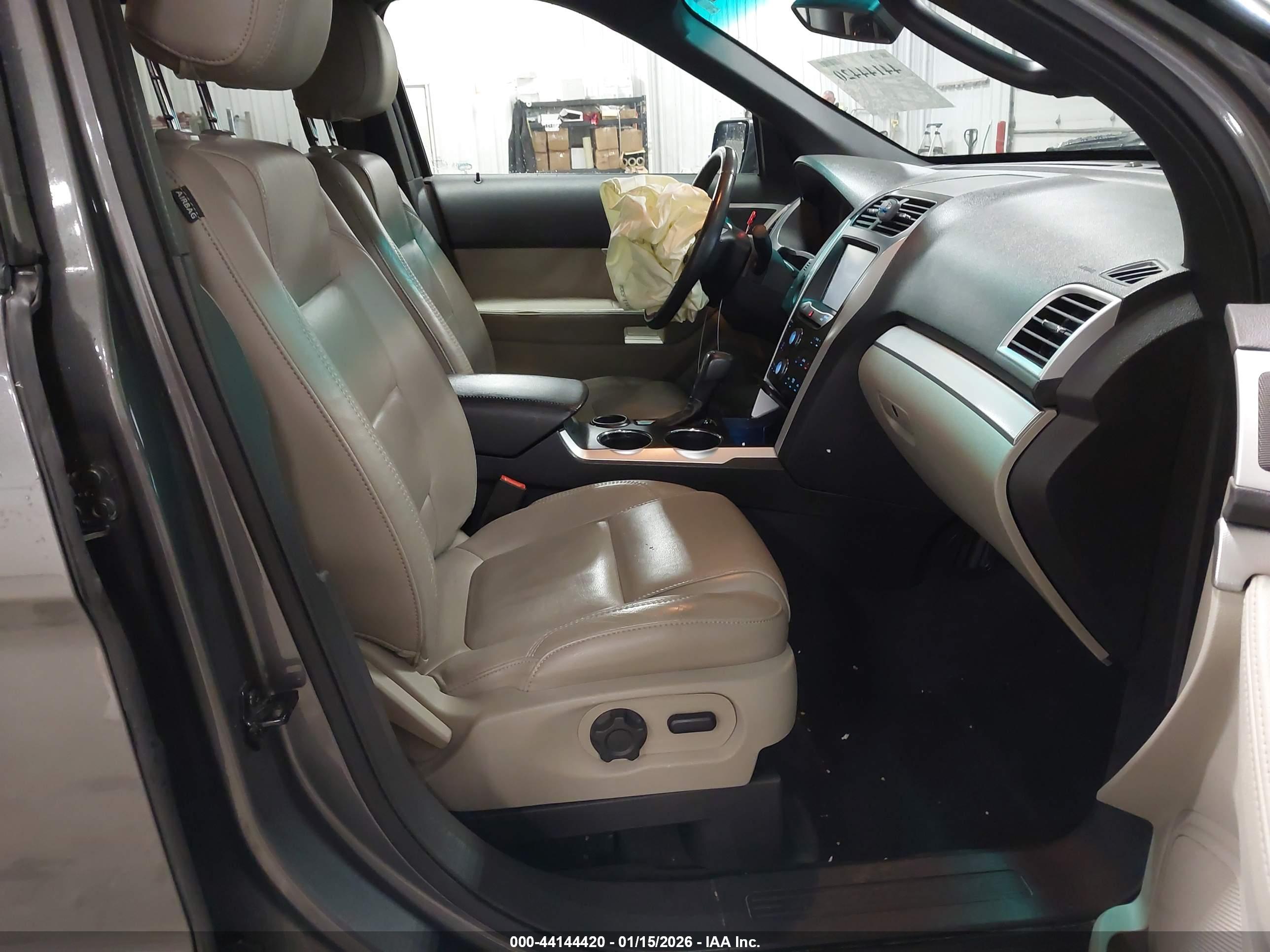 FORD EXPLORER image 5