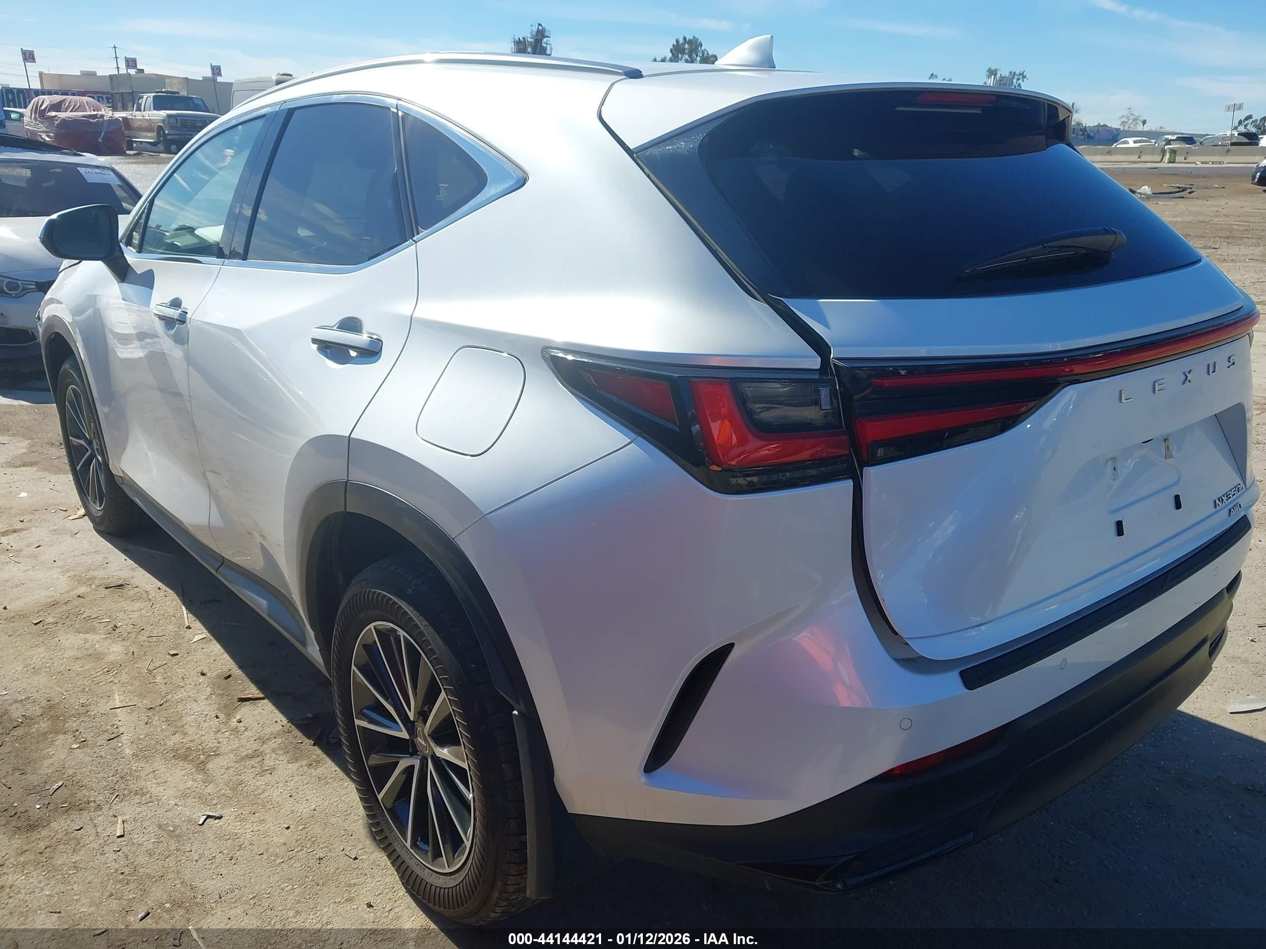 LEXUS NX image 3