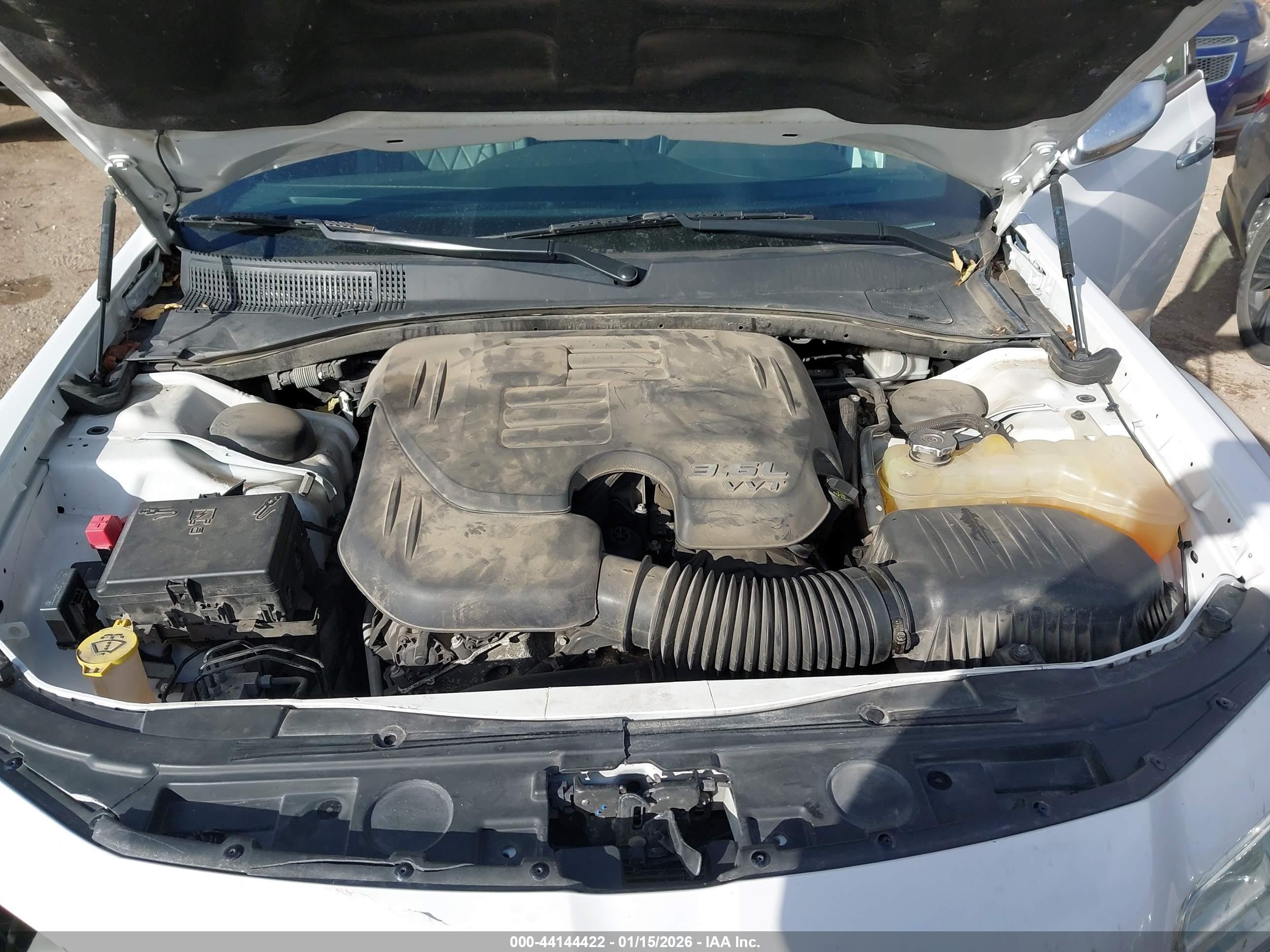 CHRYSLER 300C image 10