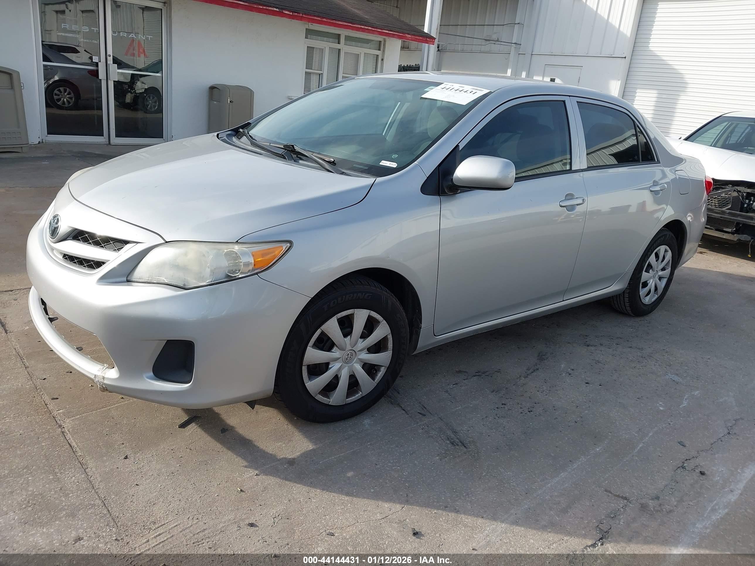 TOYOTA COROLLA image 2