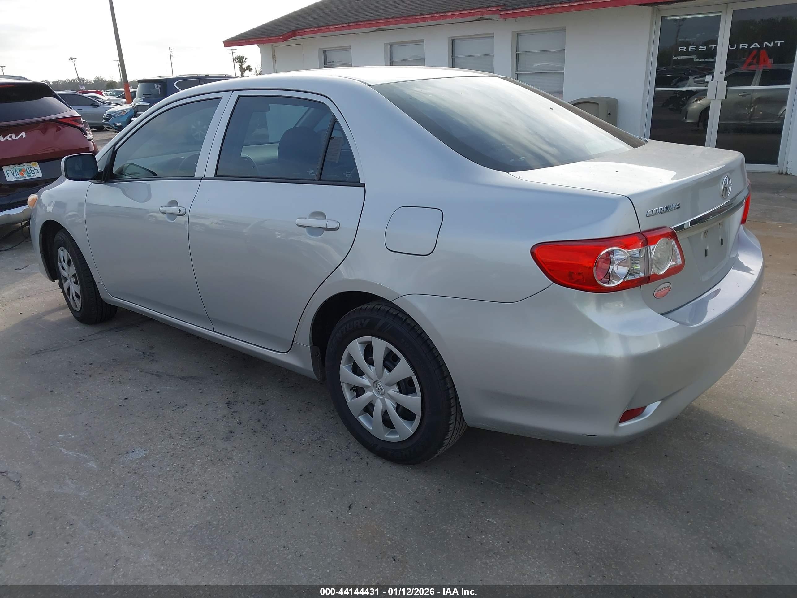 TOYOTA COROLLA image 3