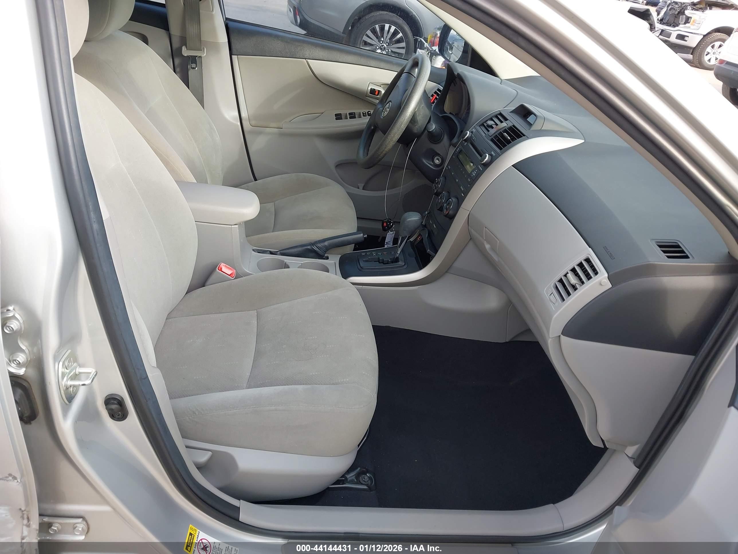 TOYOTA COROLLA image 5