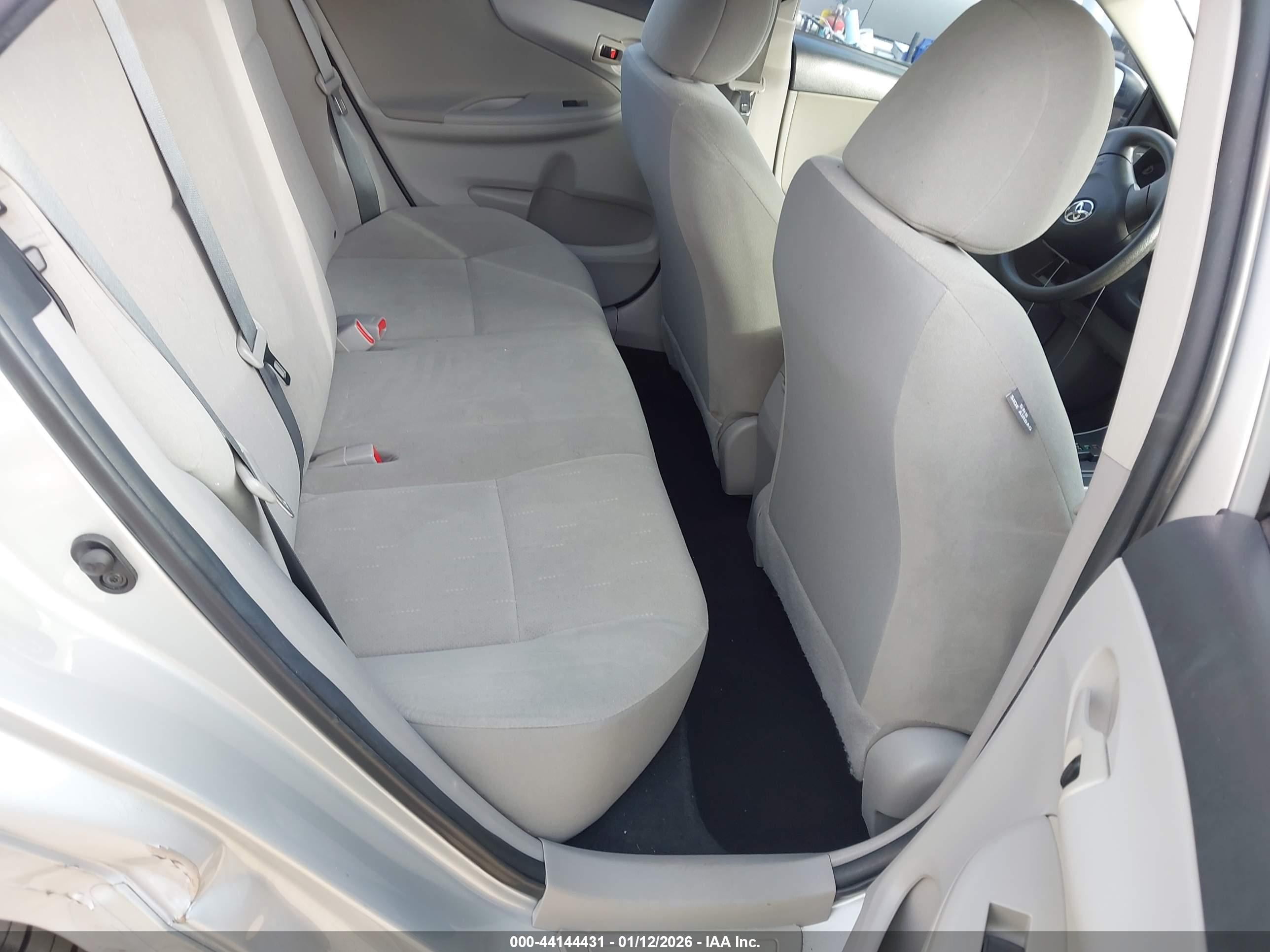 TOYOTA COROLLA image 8