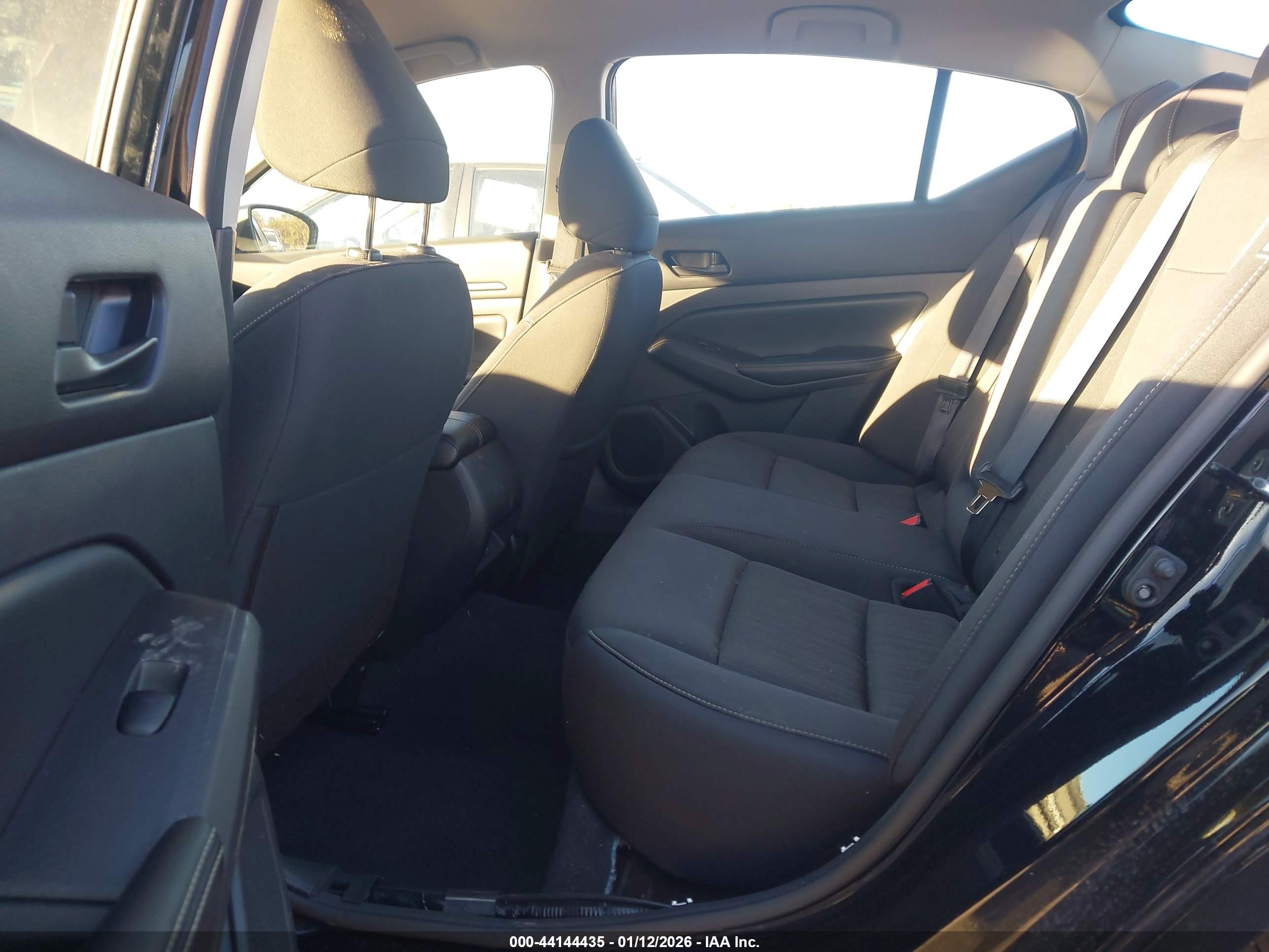 NISSAN ALTIMA image 8