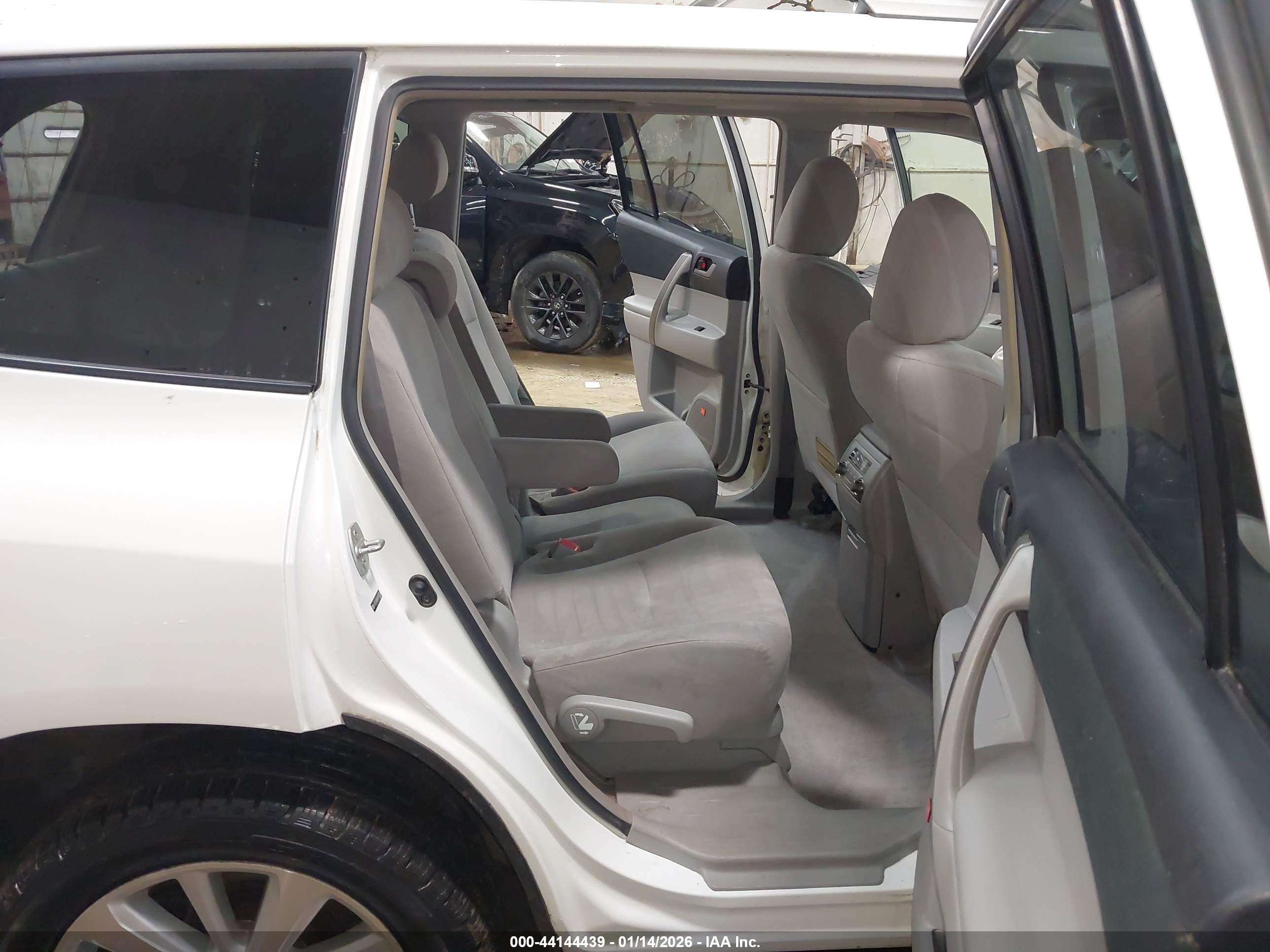 TOYOTA HIGHLANDER image 8