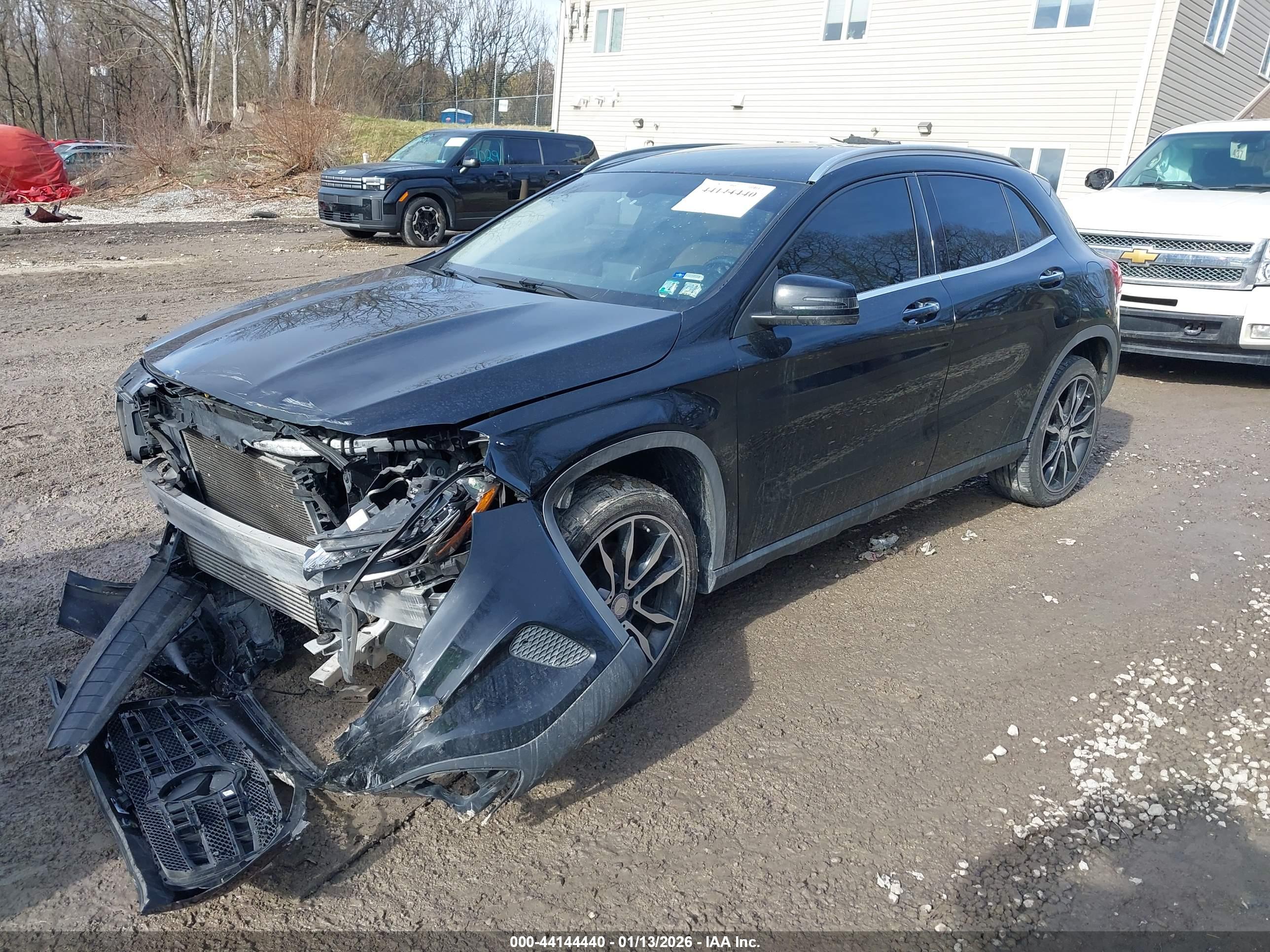 MERCEDES-BENZ GLA image 2