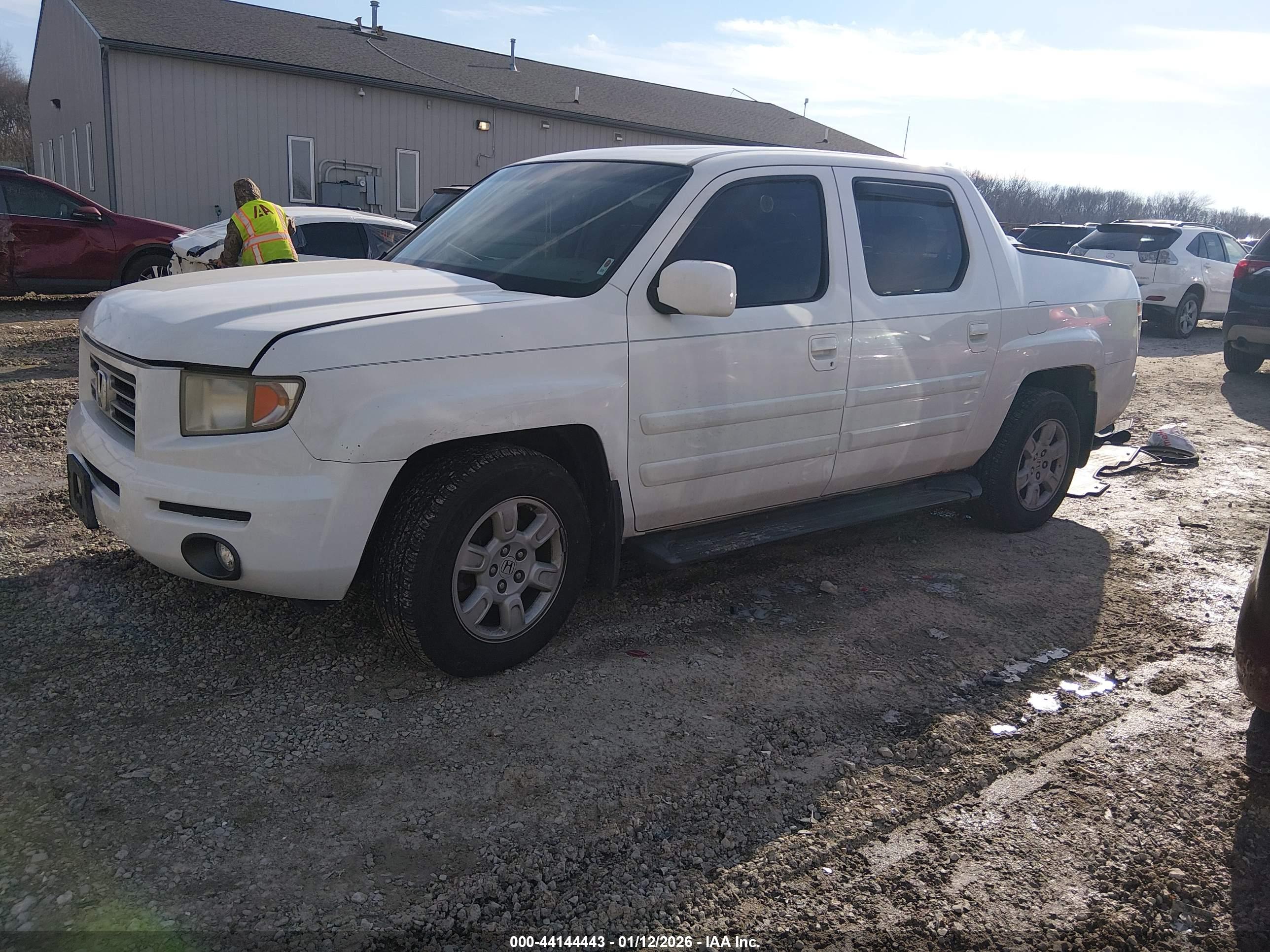HONDA RIDGELINE image 2