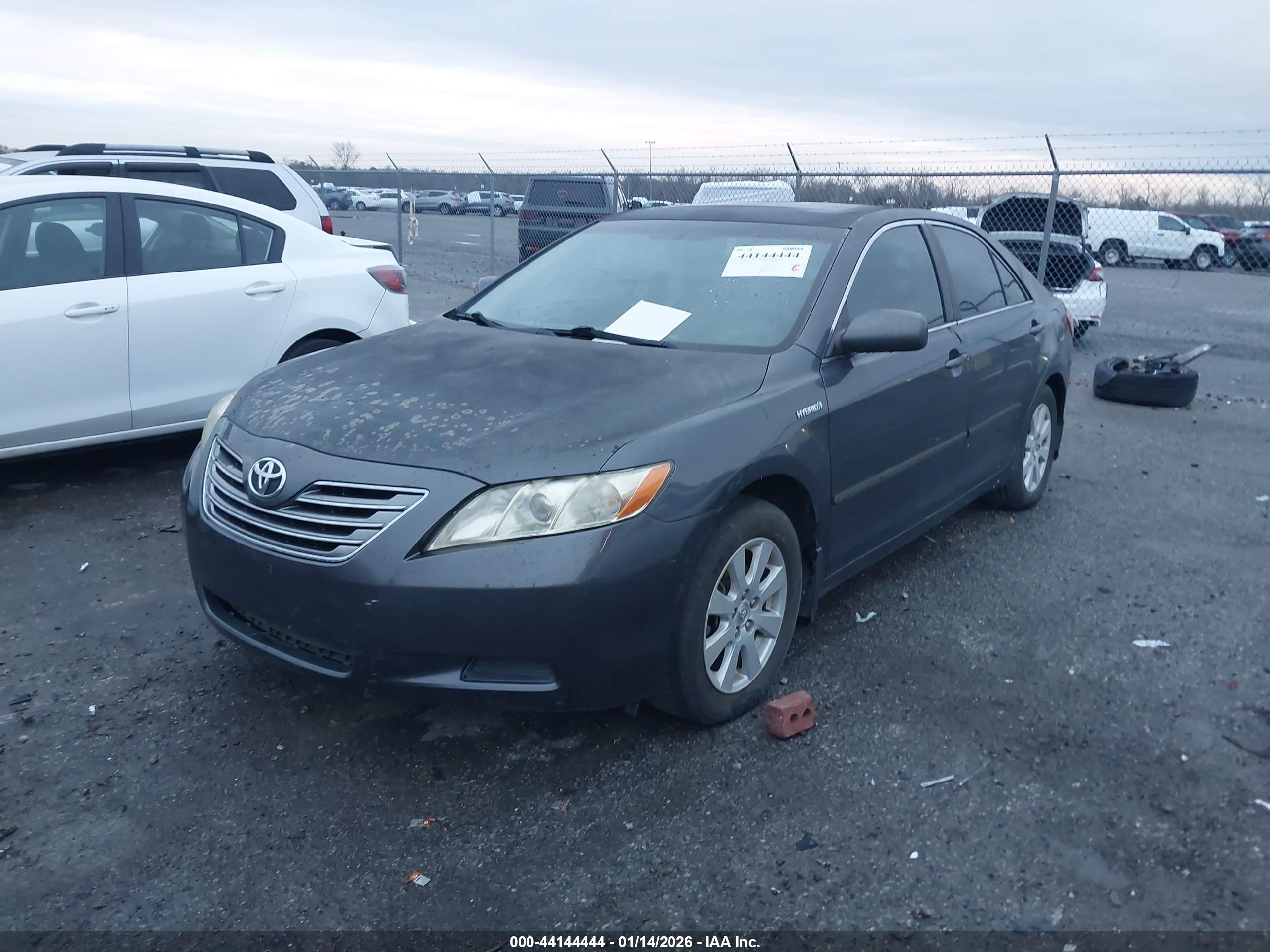 TOYOTA CAMRY image 2