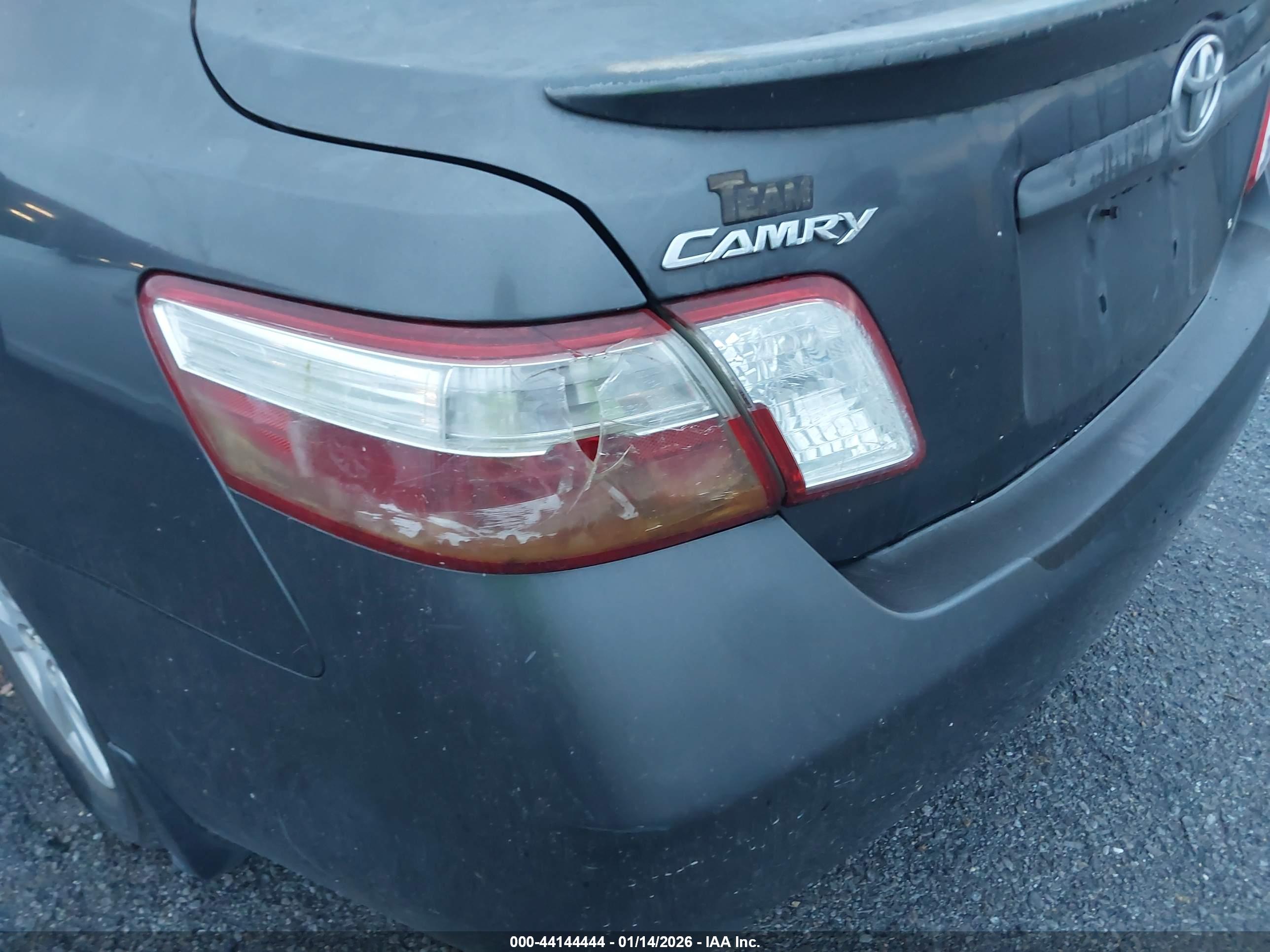TOYOTA CAMRY image 6