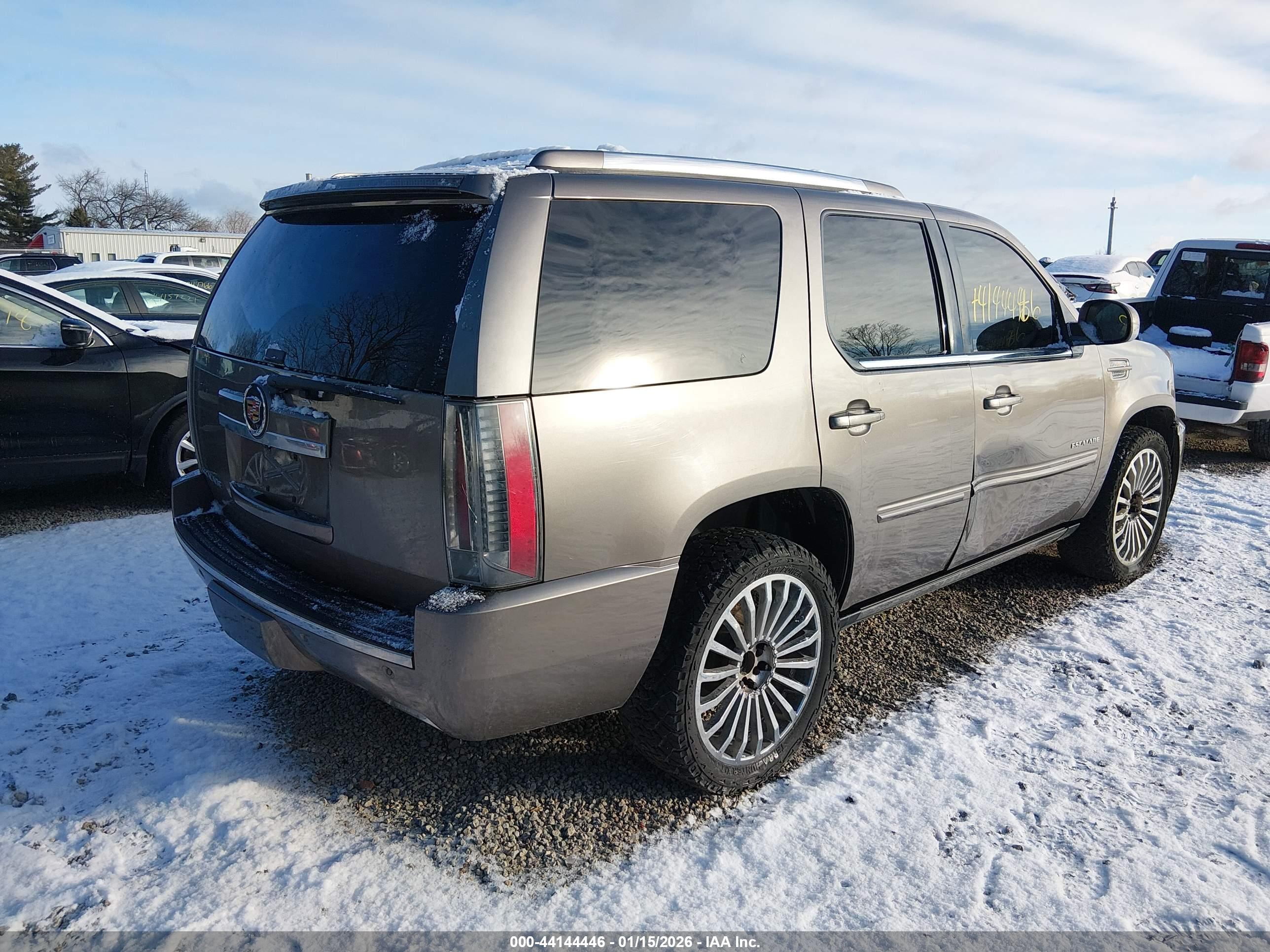 CADILLAC ESCALADE image 4