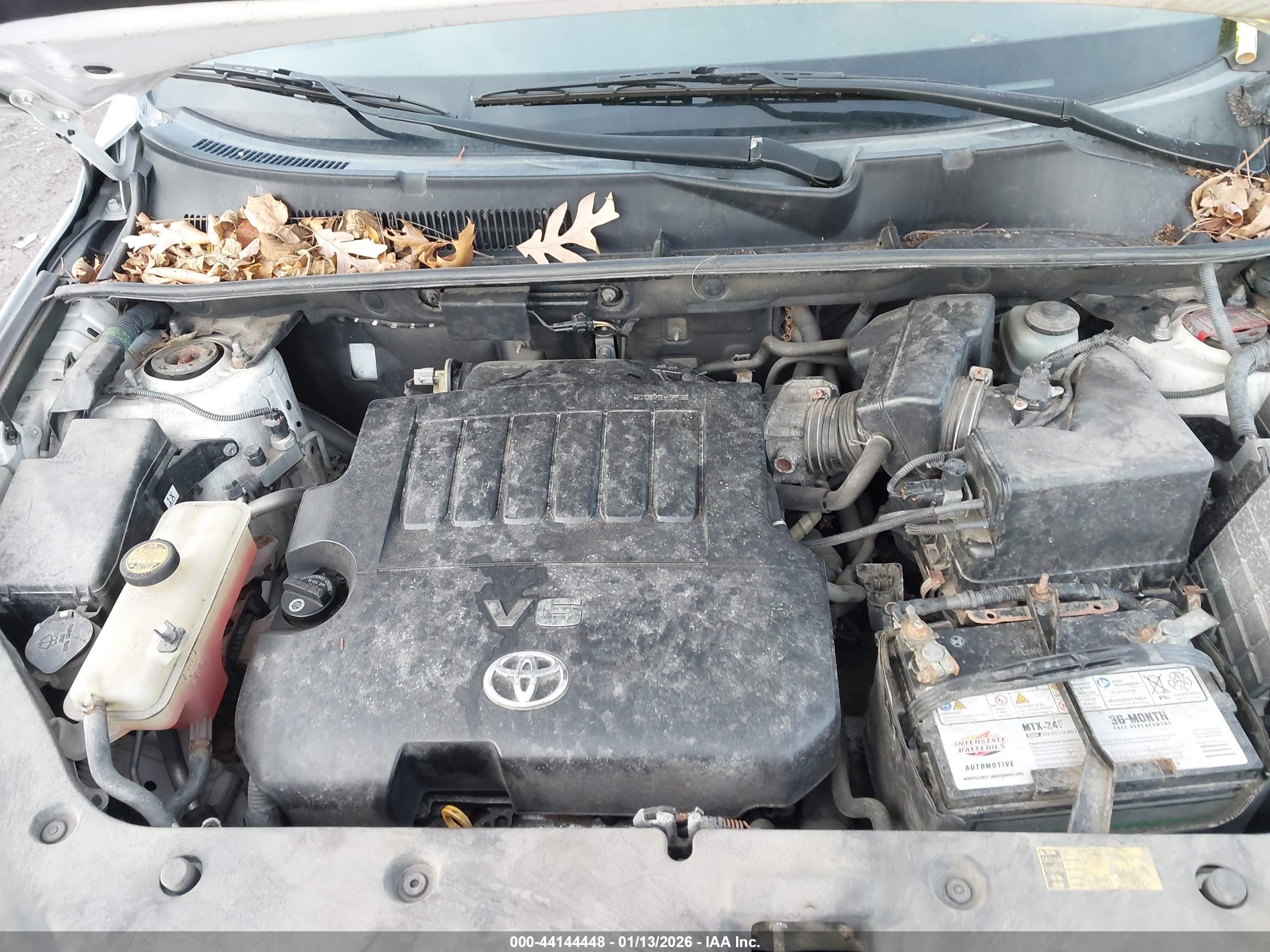 TOYOTA RAV4 image 10