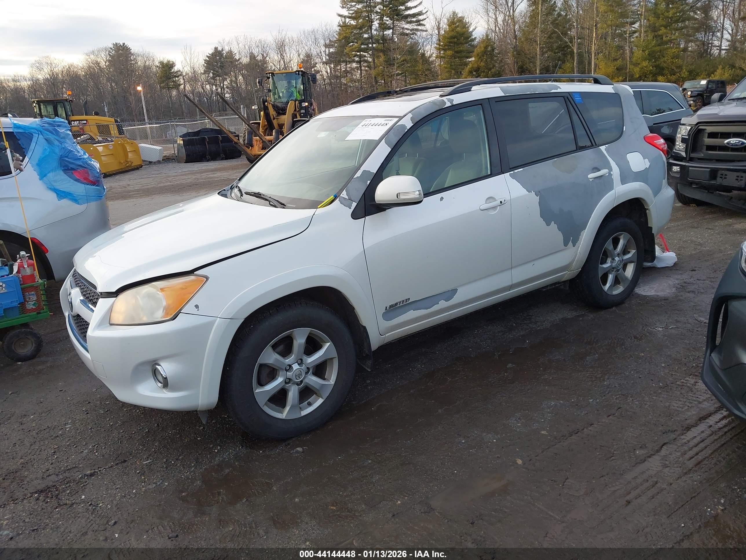 TOYOTA RAV4 image 2