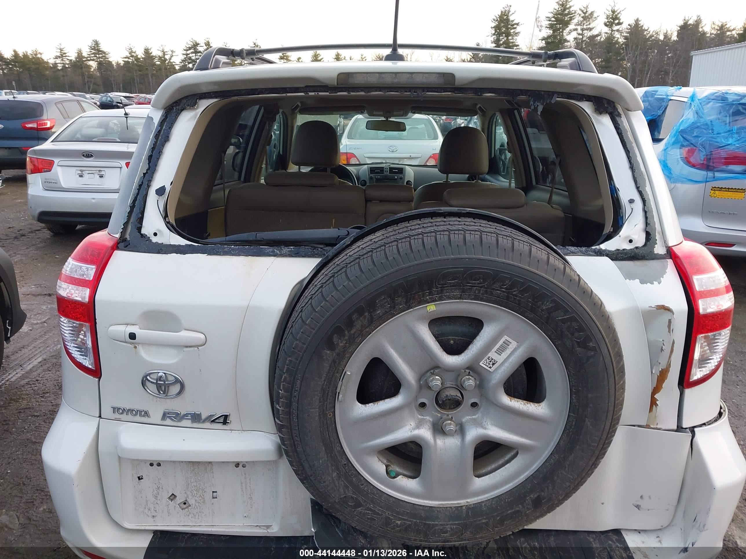 TOYOTA RAV4 image 6