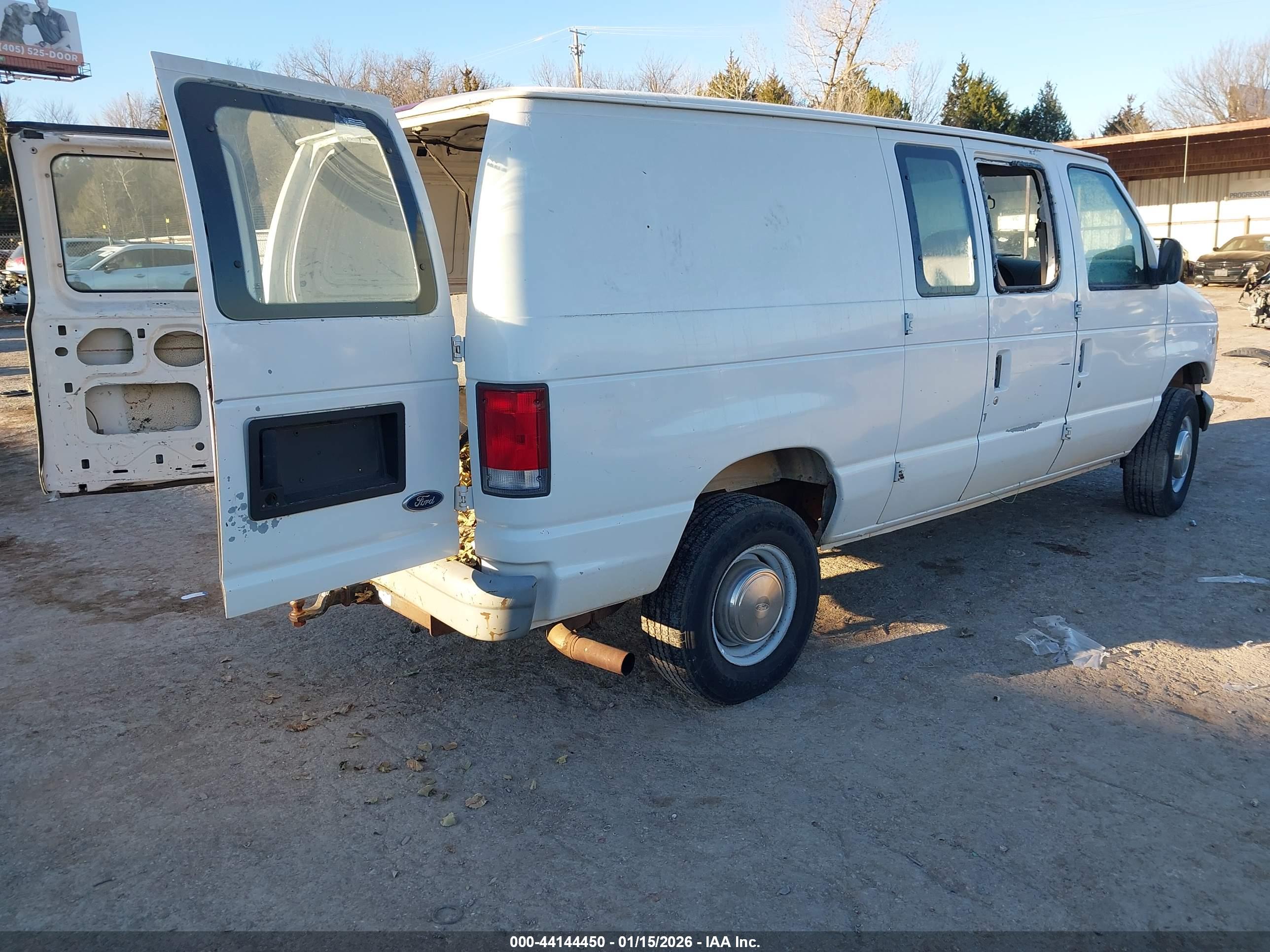 FORD E-350 image 4
