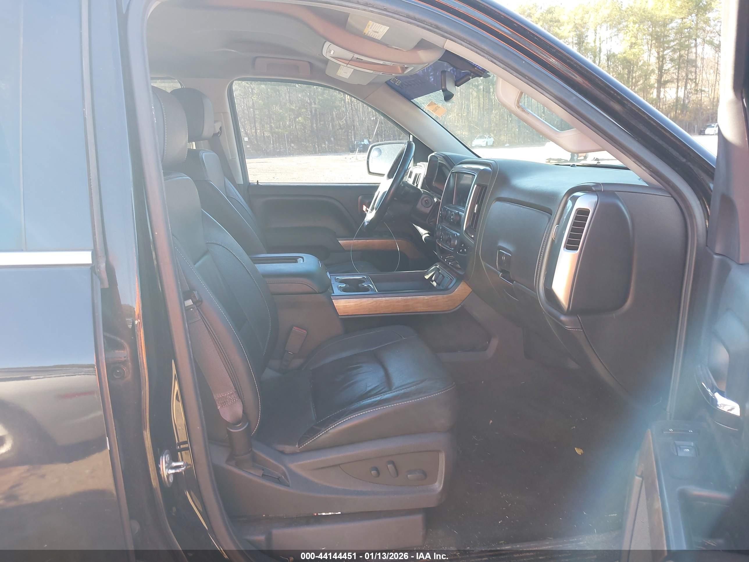CHEVROLET SILVERADO image 5