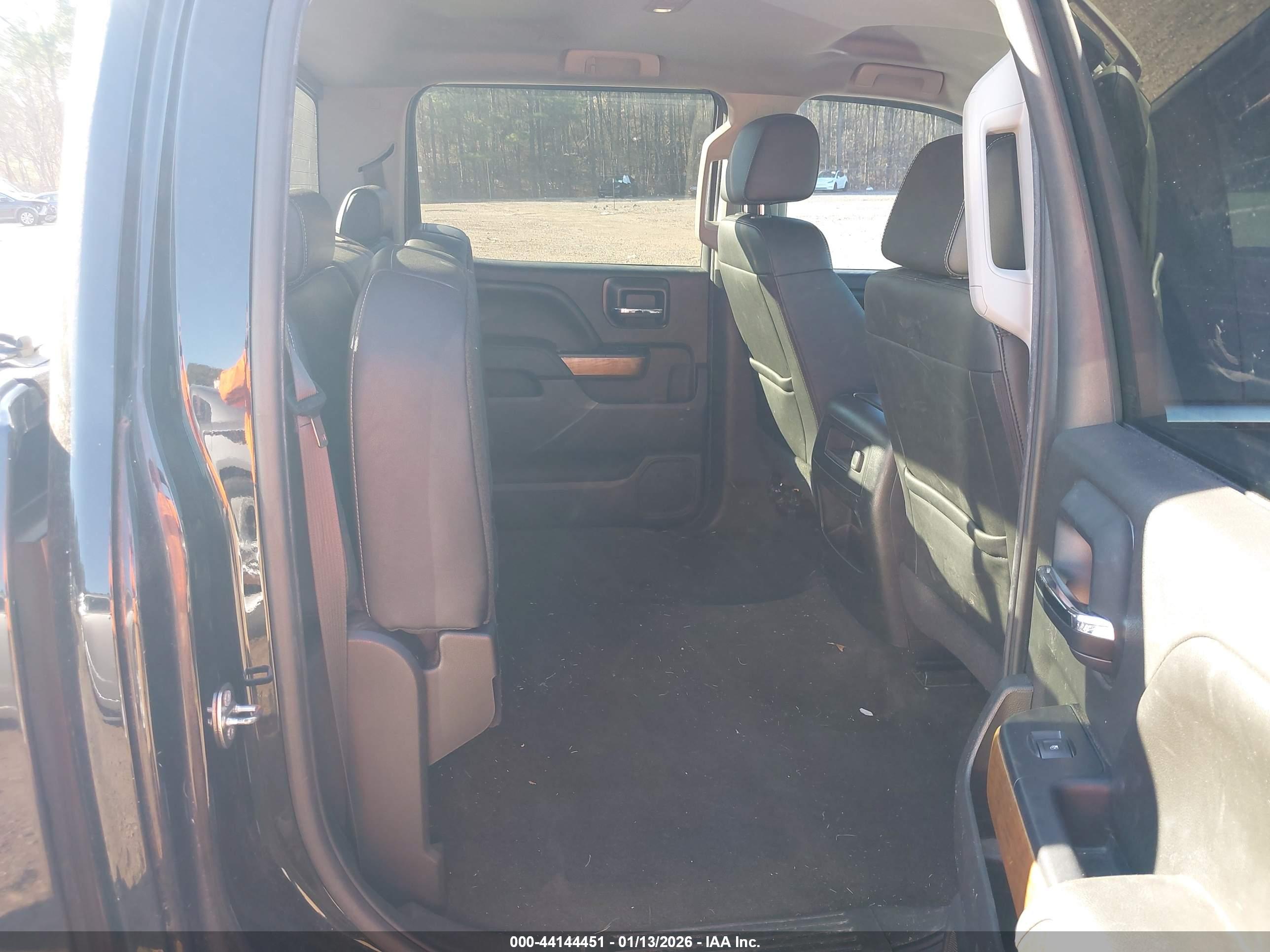 CHEVROLET SILVERADO image 8