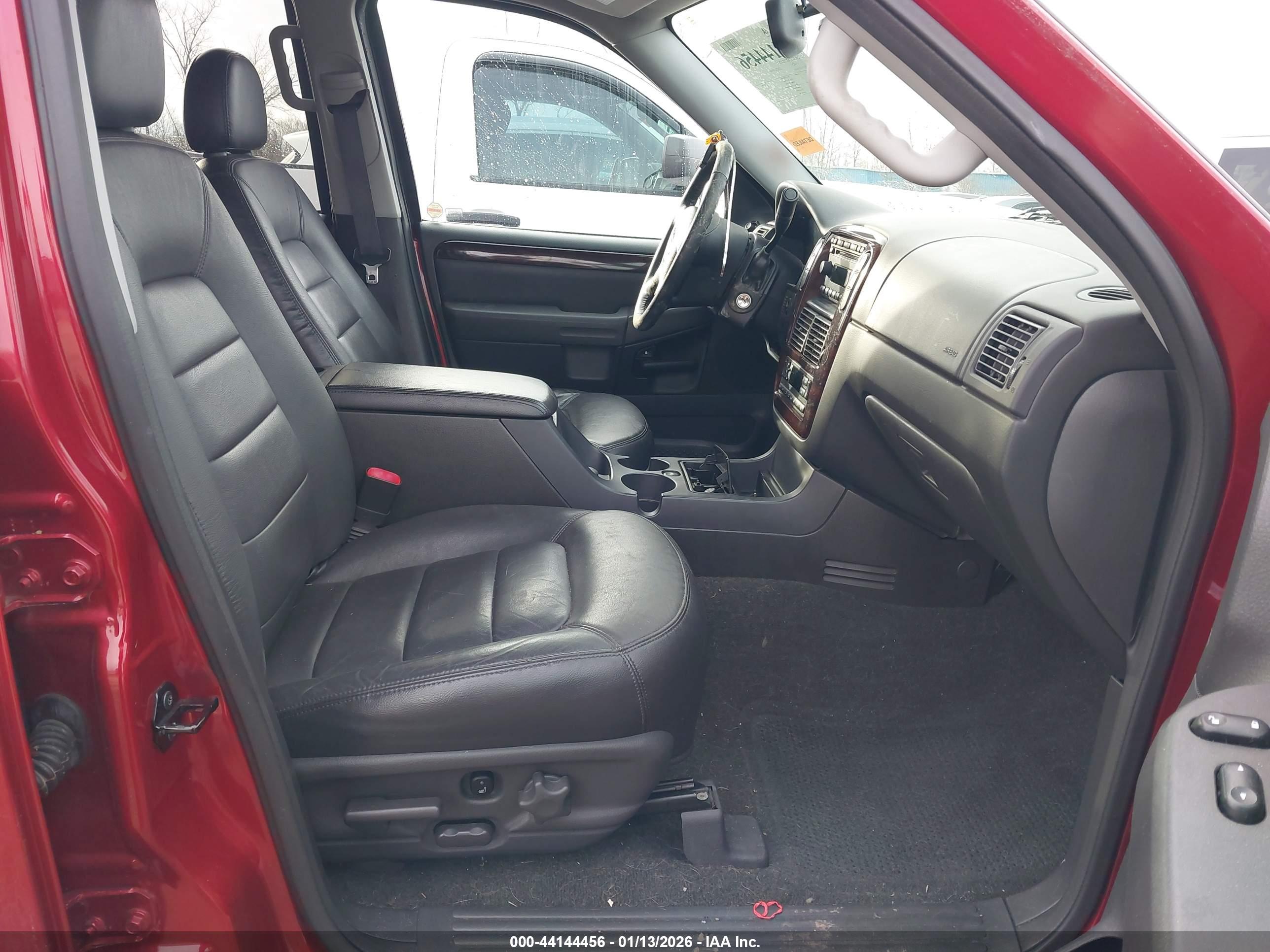 FORD EXPLORER image 5