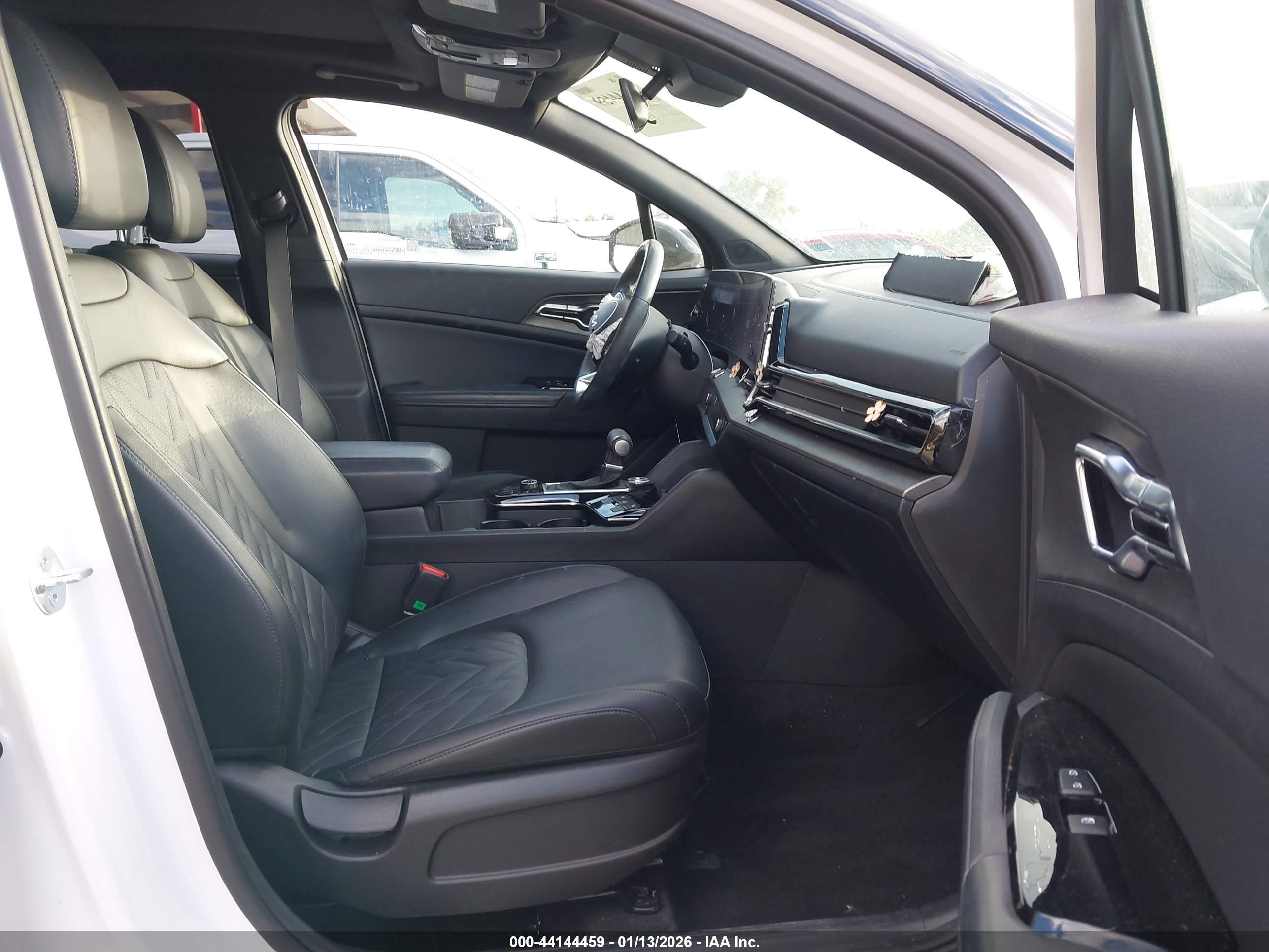KIA SPORTAGE image 5