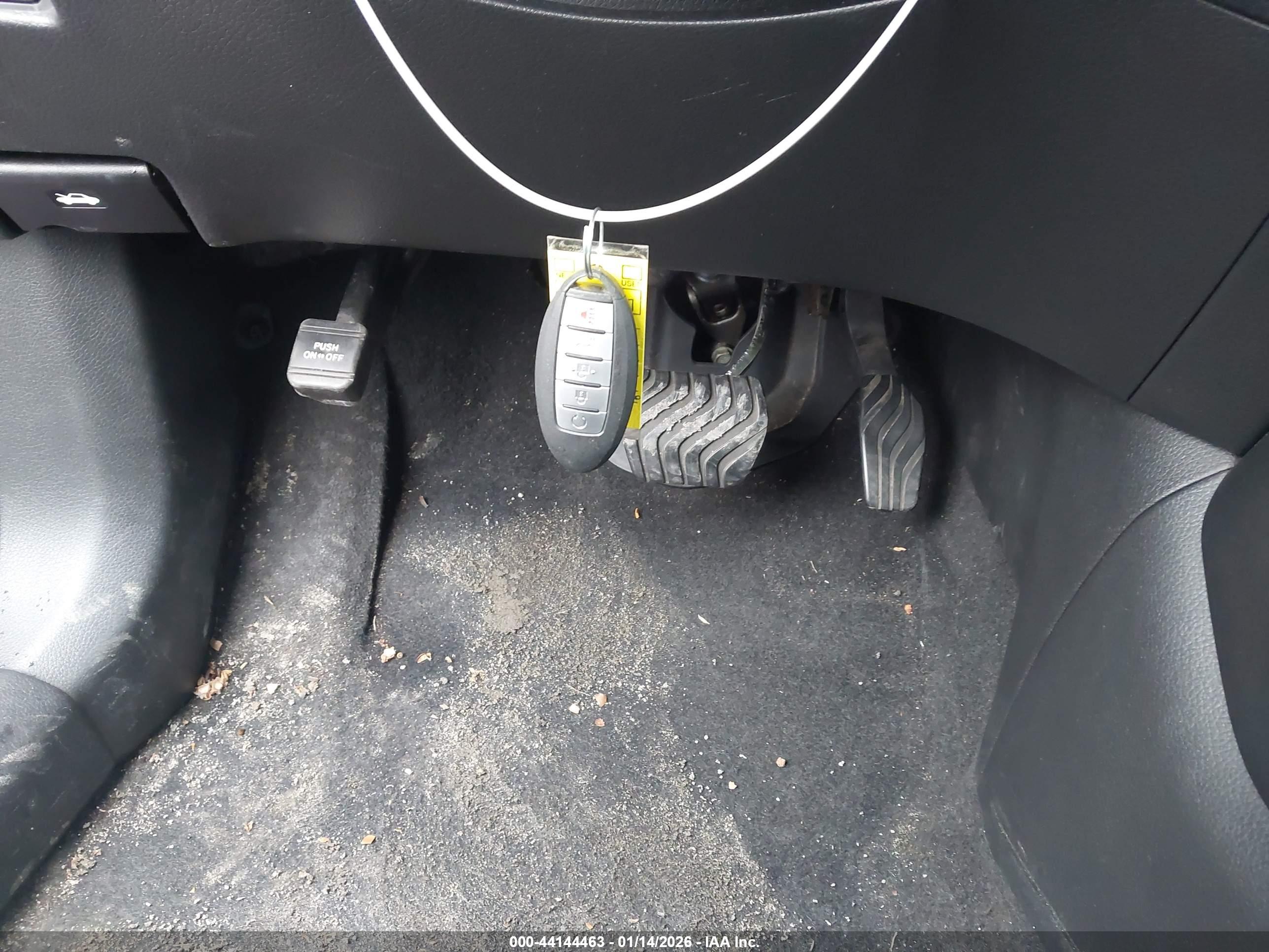 NISSAN ROGUE image 11