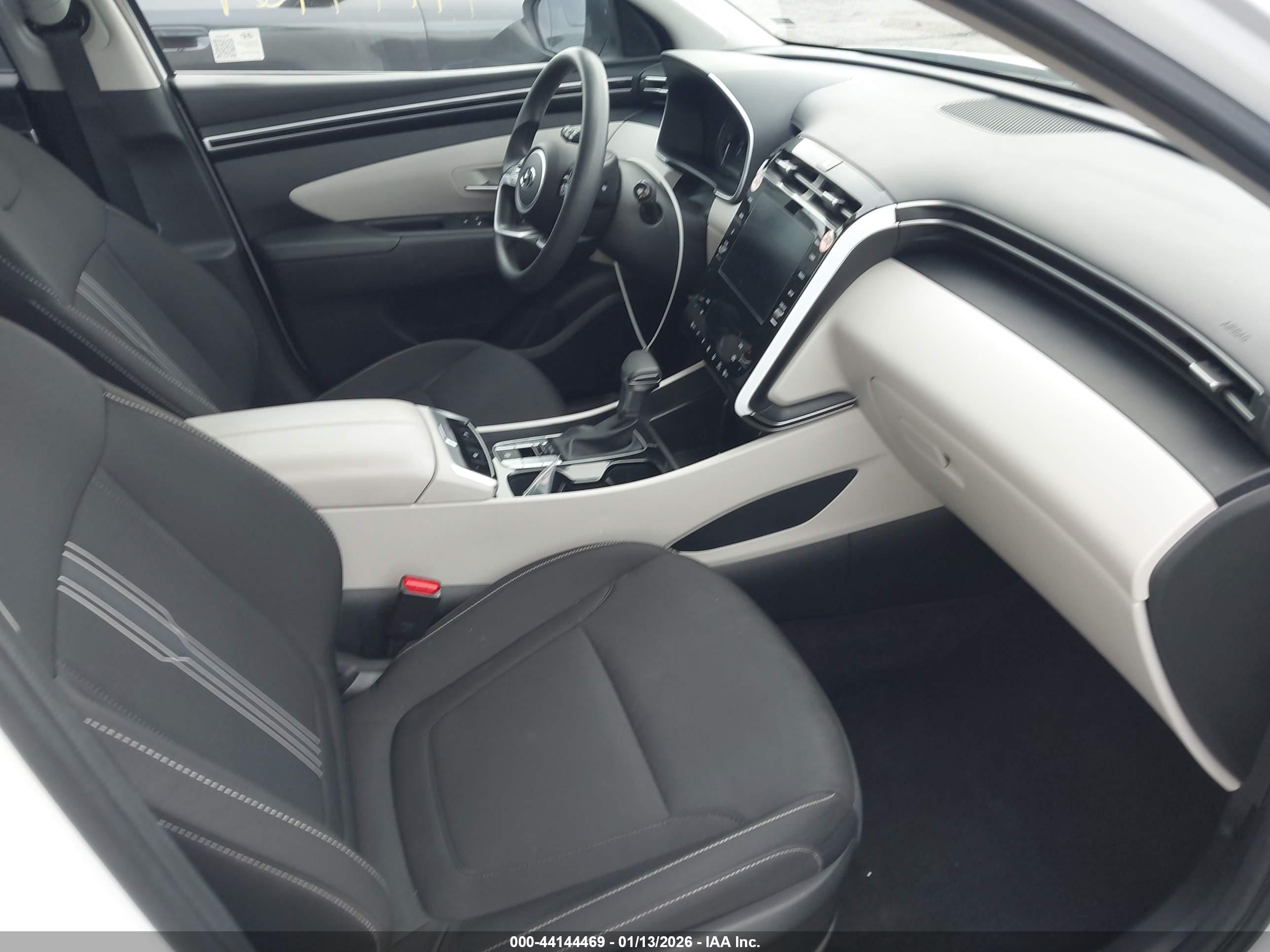 HYUNDAI TUCSON image 5