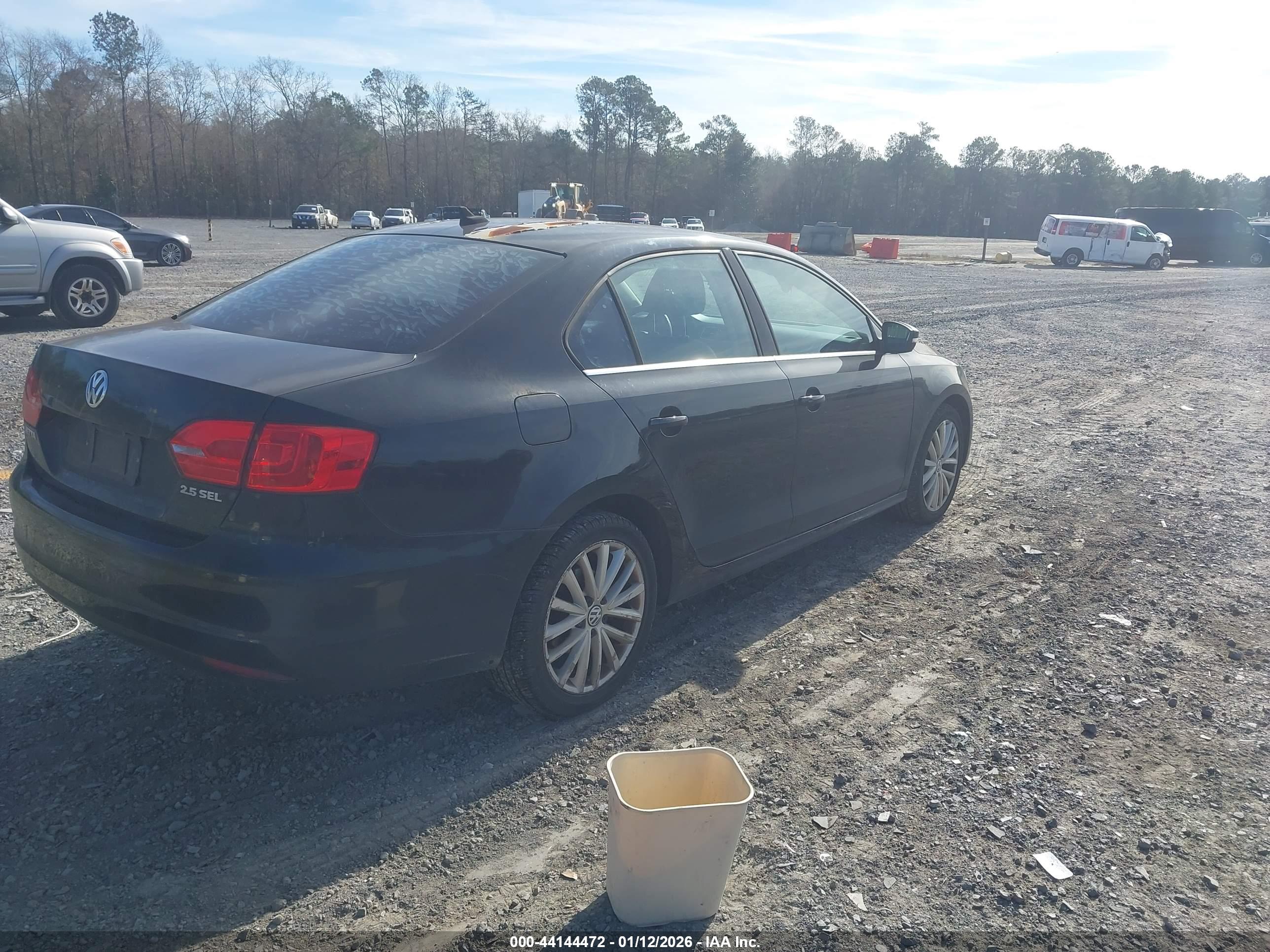VOLKSWAGEN JETTA image 4