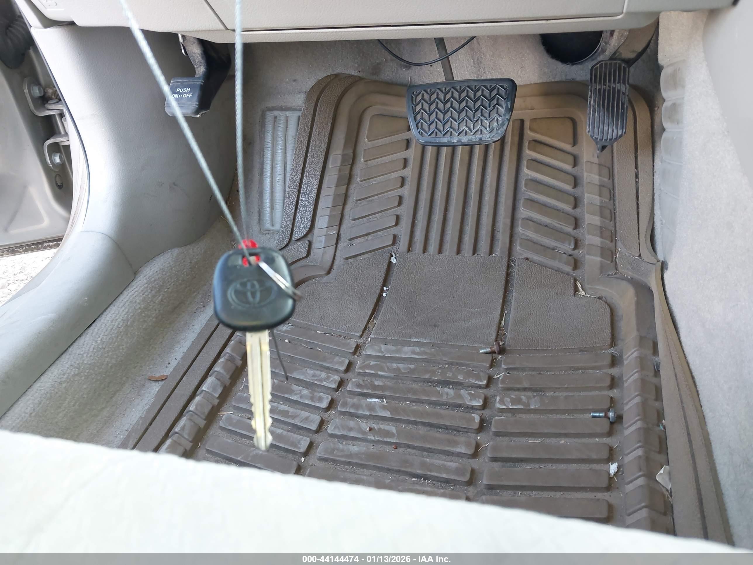 TOYOTA CAMRY image 11