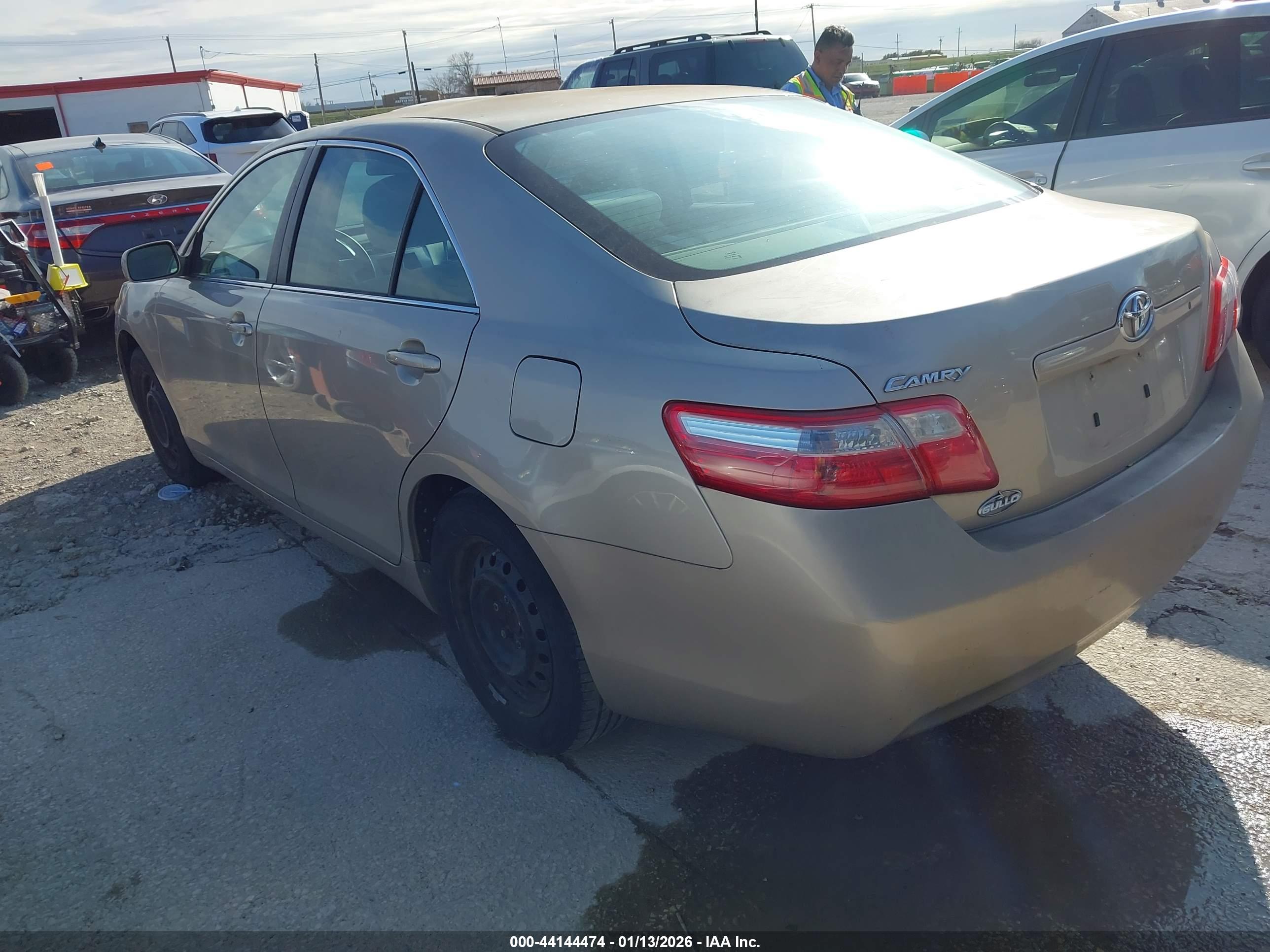 TOYOTA CAMRY image 3