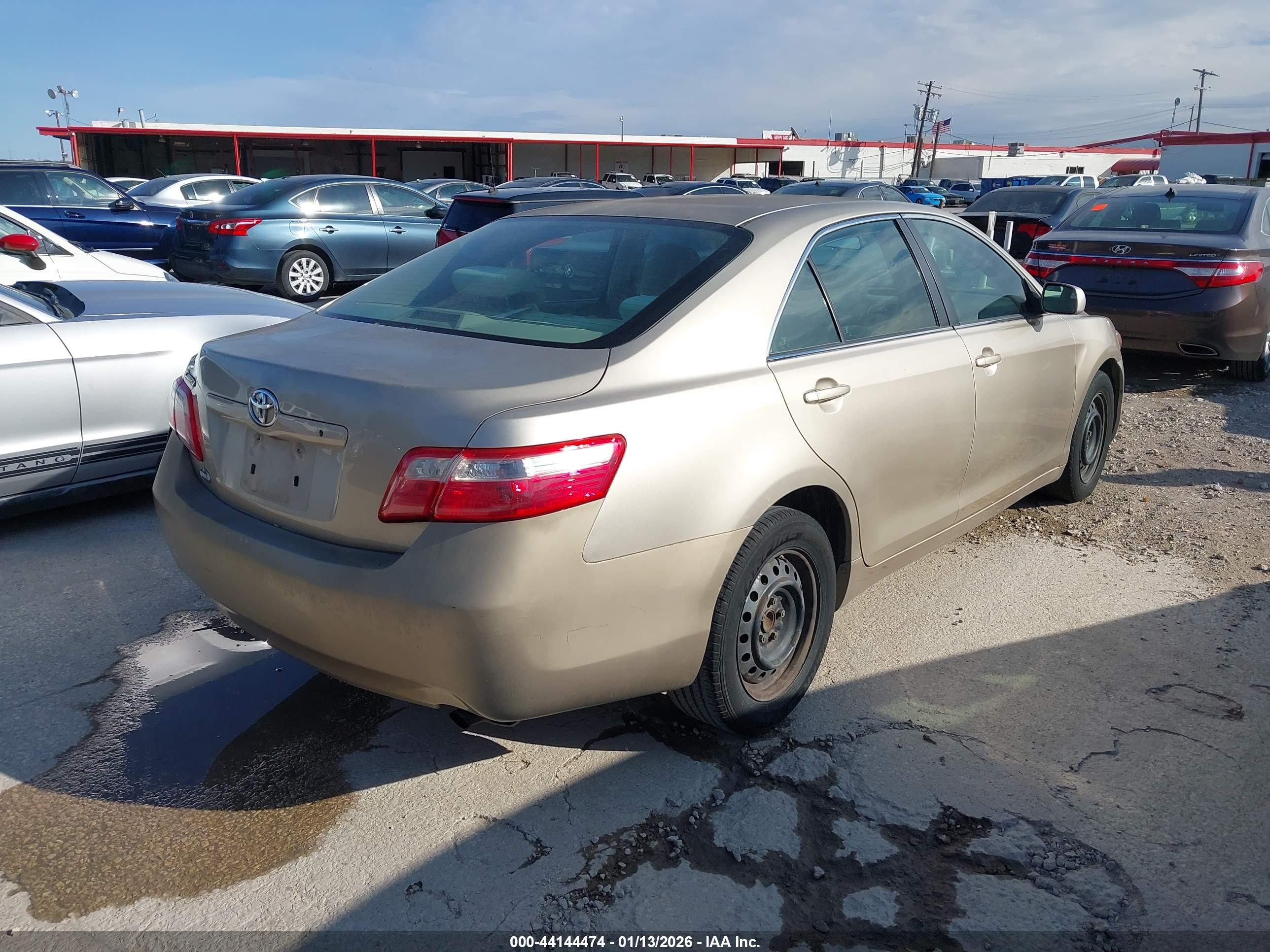 TOYOTA CAMRY image 4
