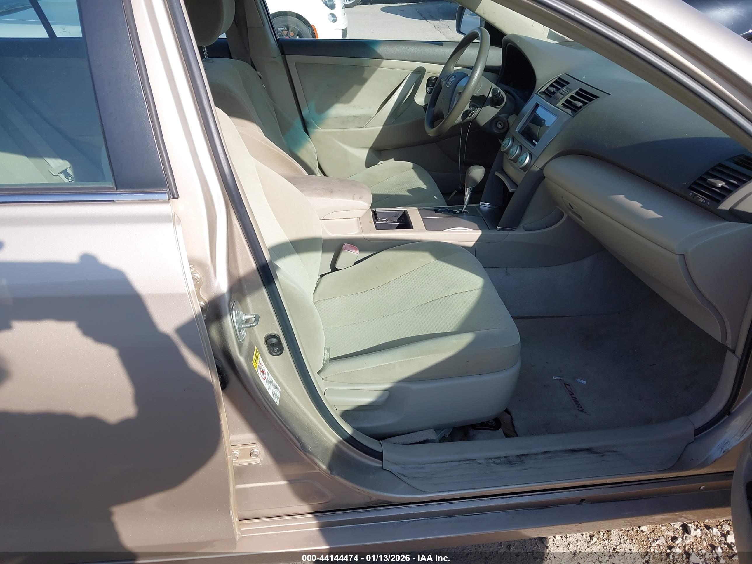TOYOTA CAMRY image 5