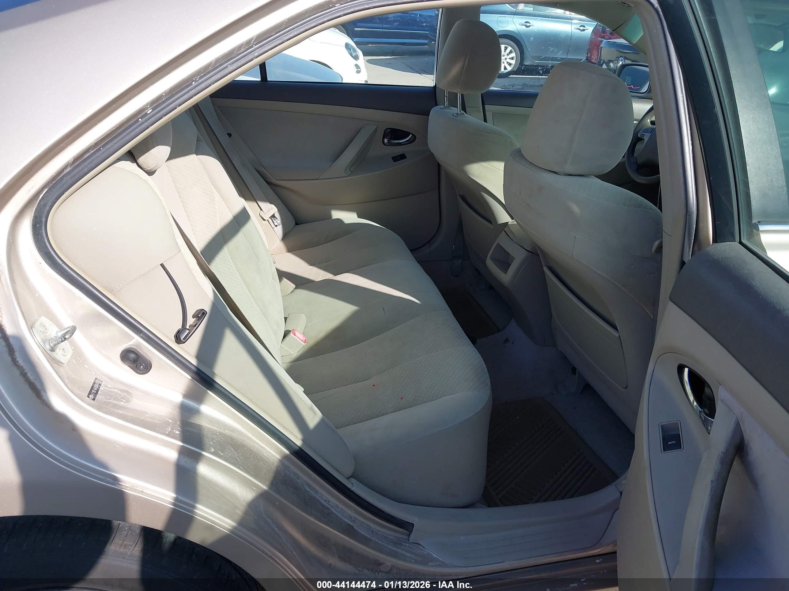 TOYOTA CAMRY image 8