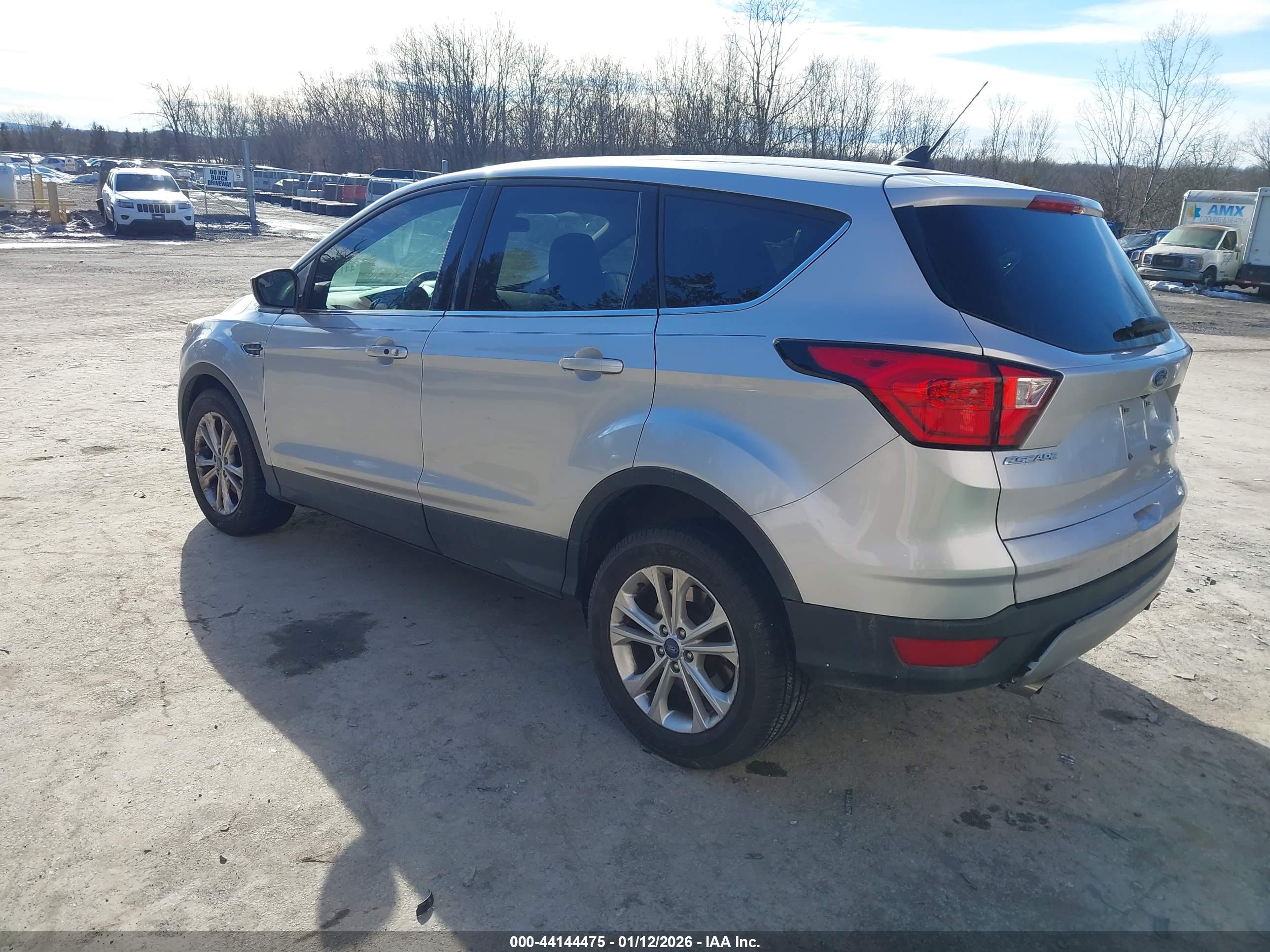 FORD ESCAPE image 3