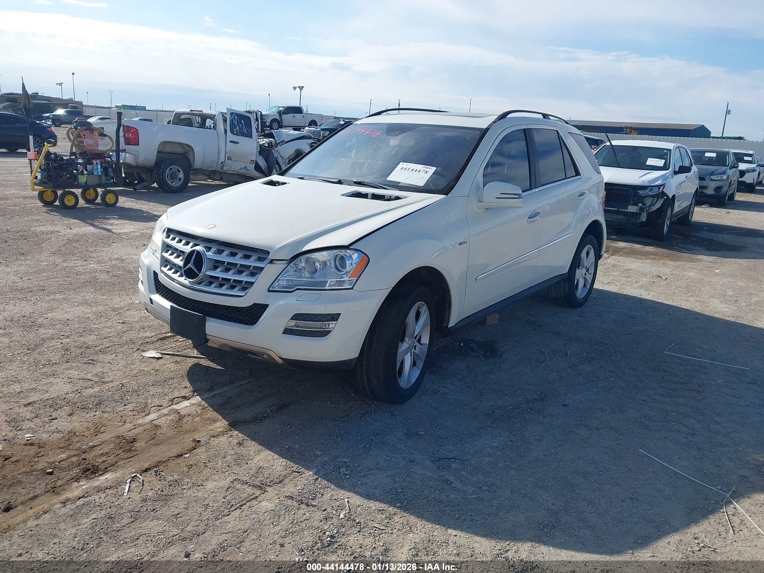 MERCEDES-BENZ ML image 2