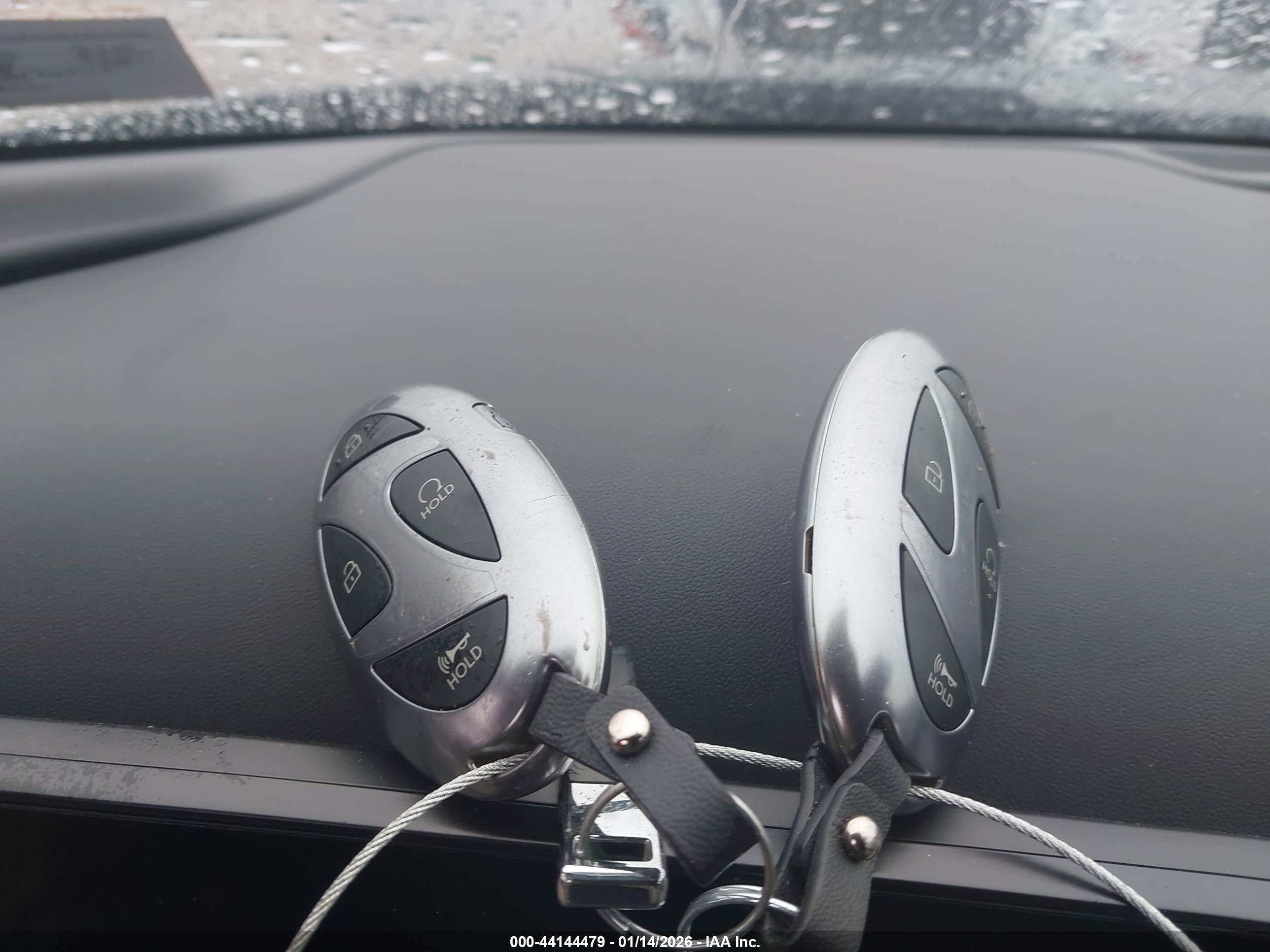 HYUNDAI TUCSON image 11