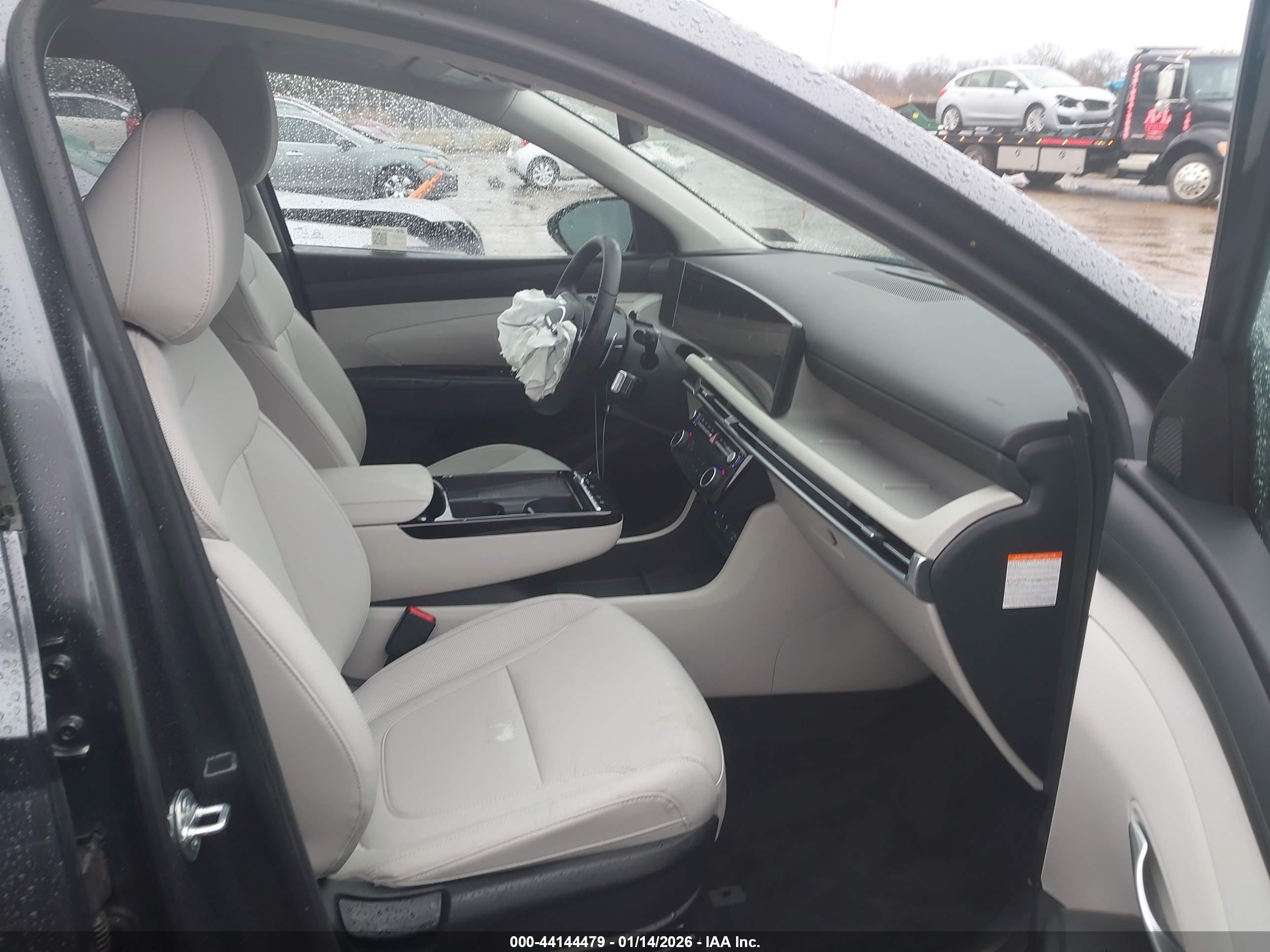 HYUNDAI TUCSON image 5