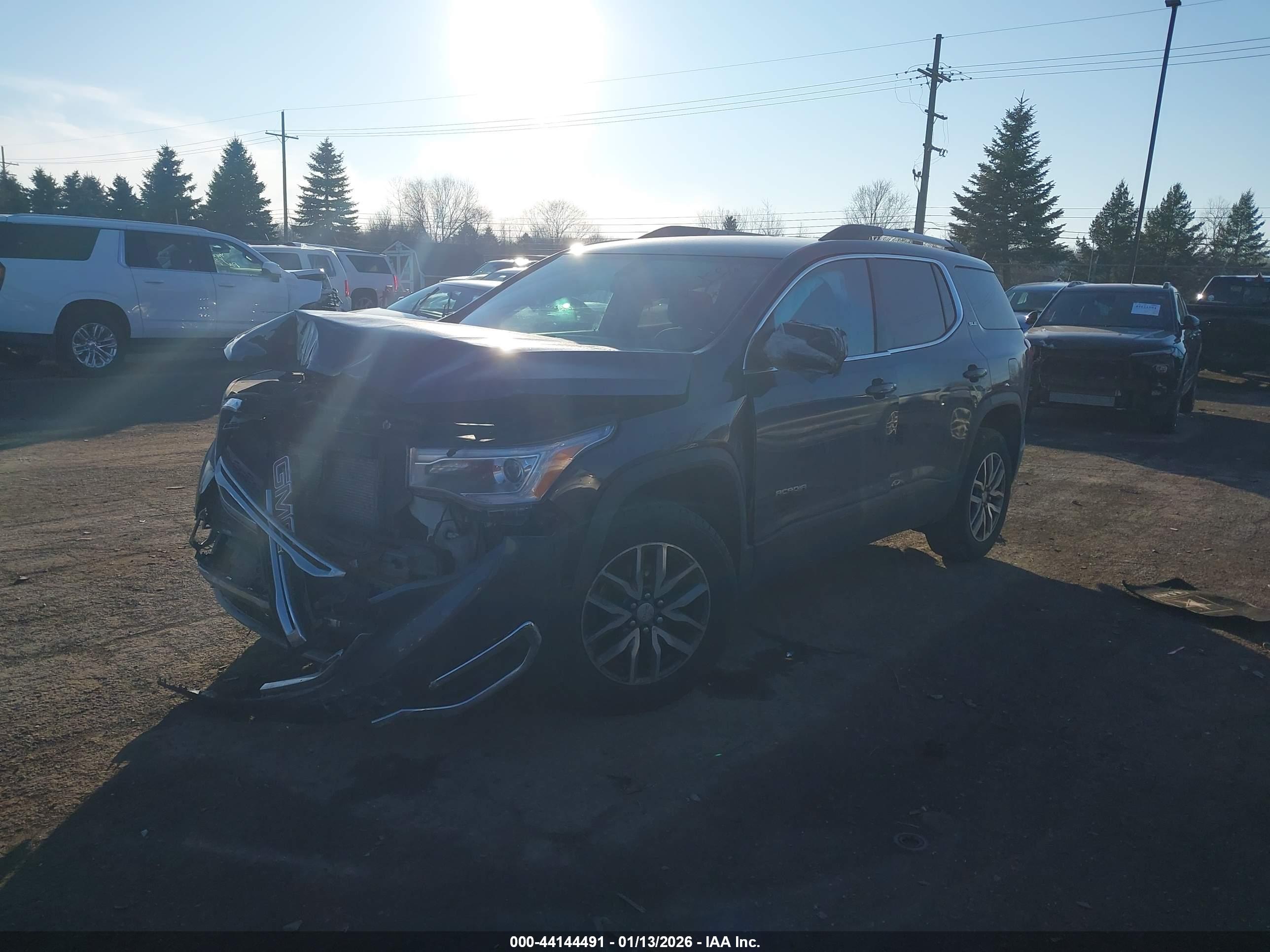 GMC ACADIA image 2