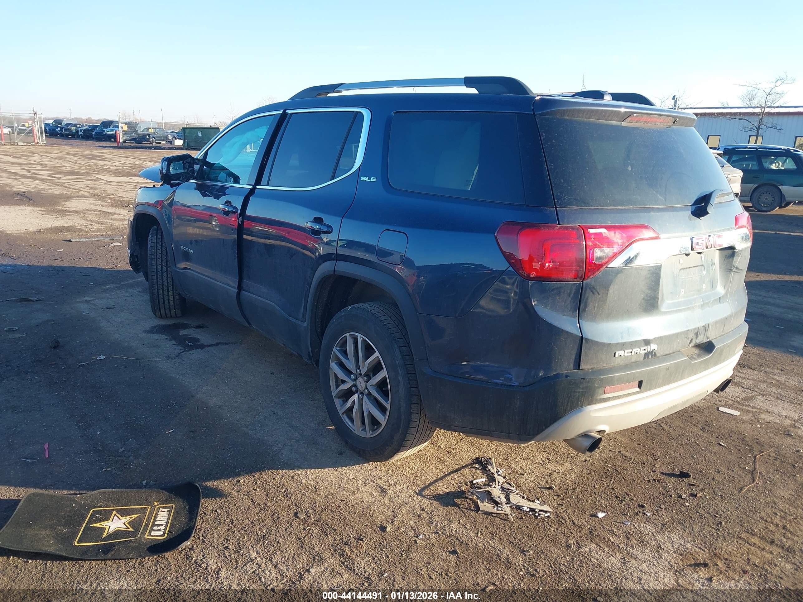 GMC ACADIA image 3