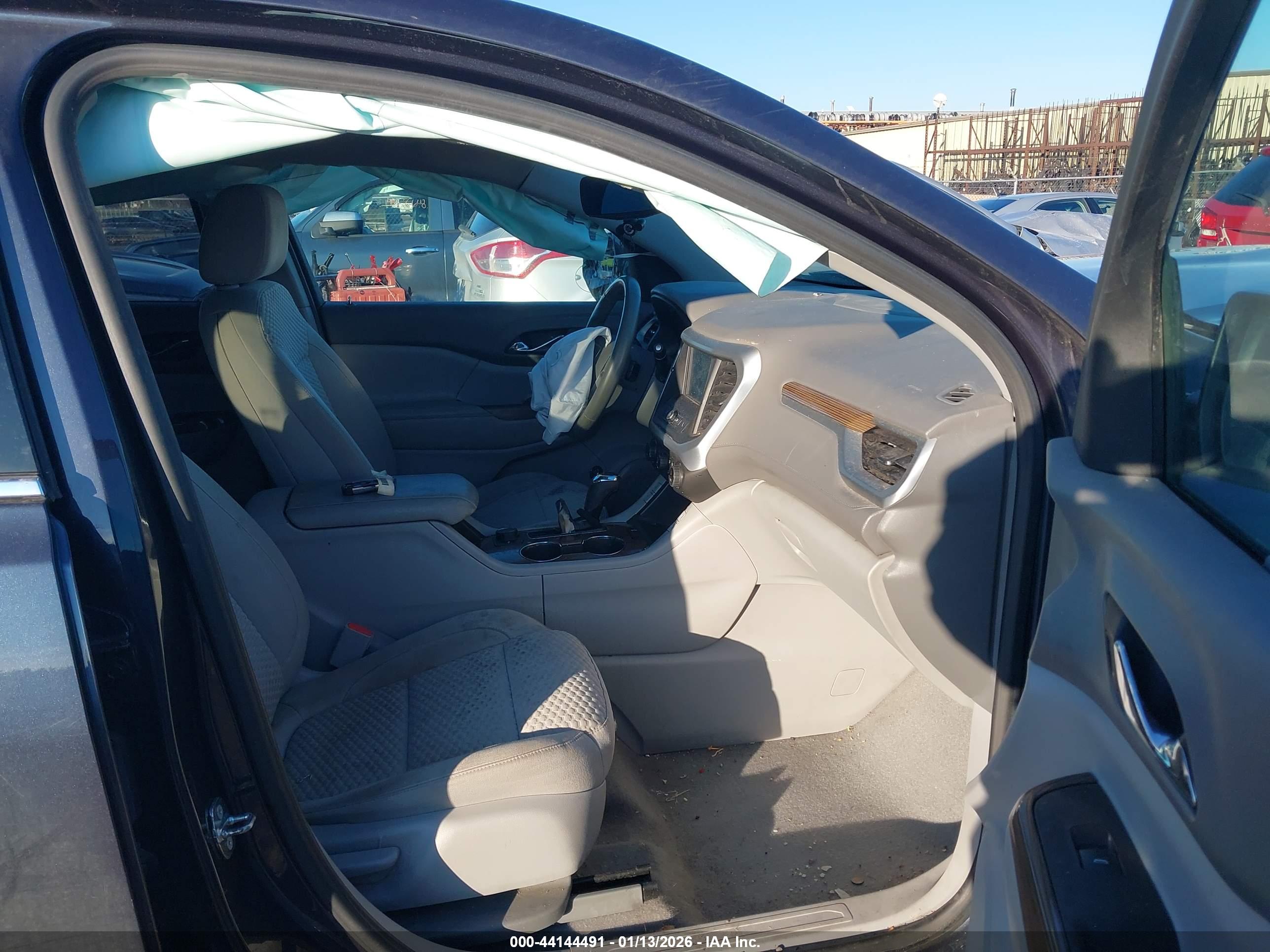 GMC ACADIA image 5