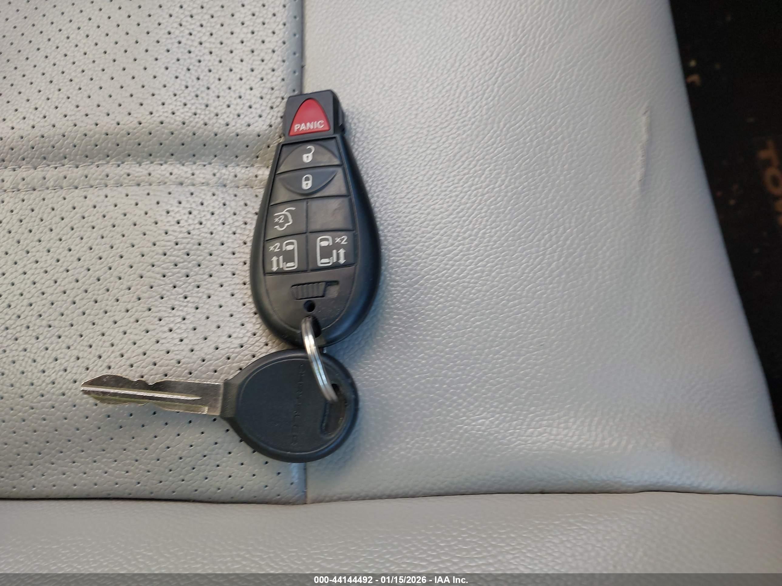 CHRYSLER TOWN image 11