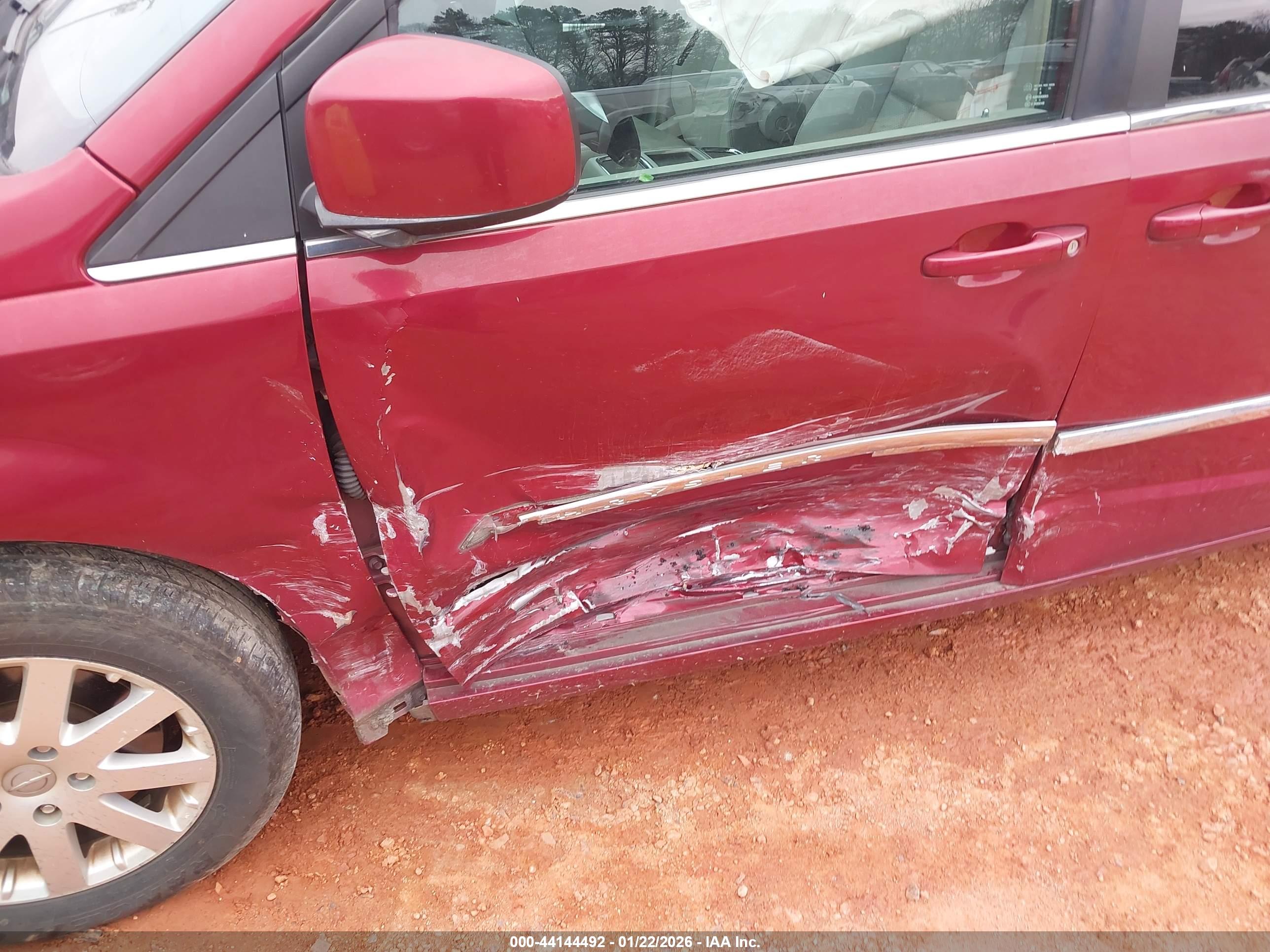 CHRYSLER TOWN image 6
