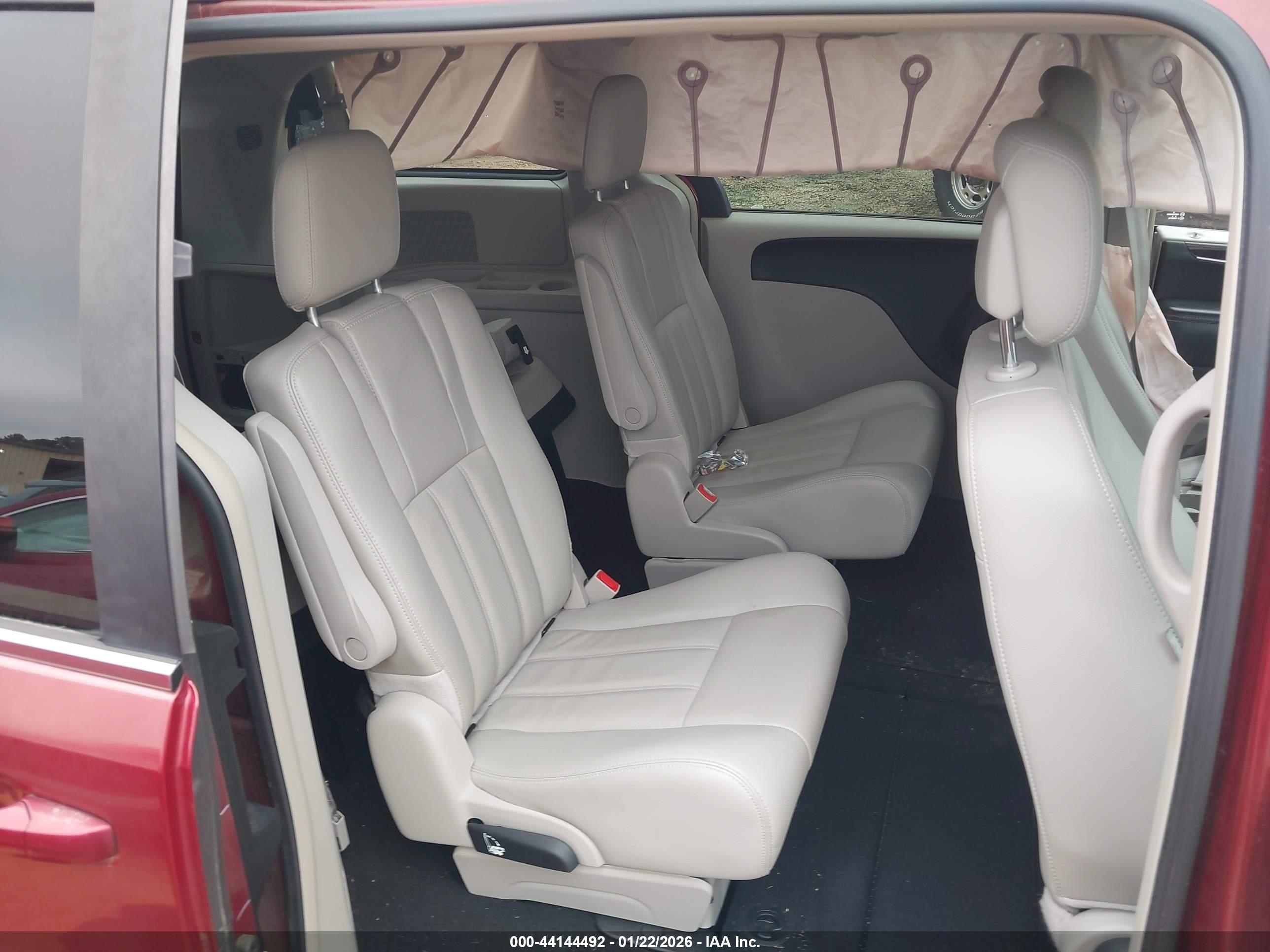 CHRYSLER TOWN image 8