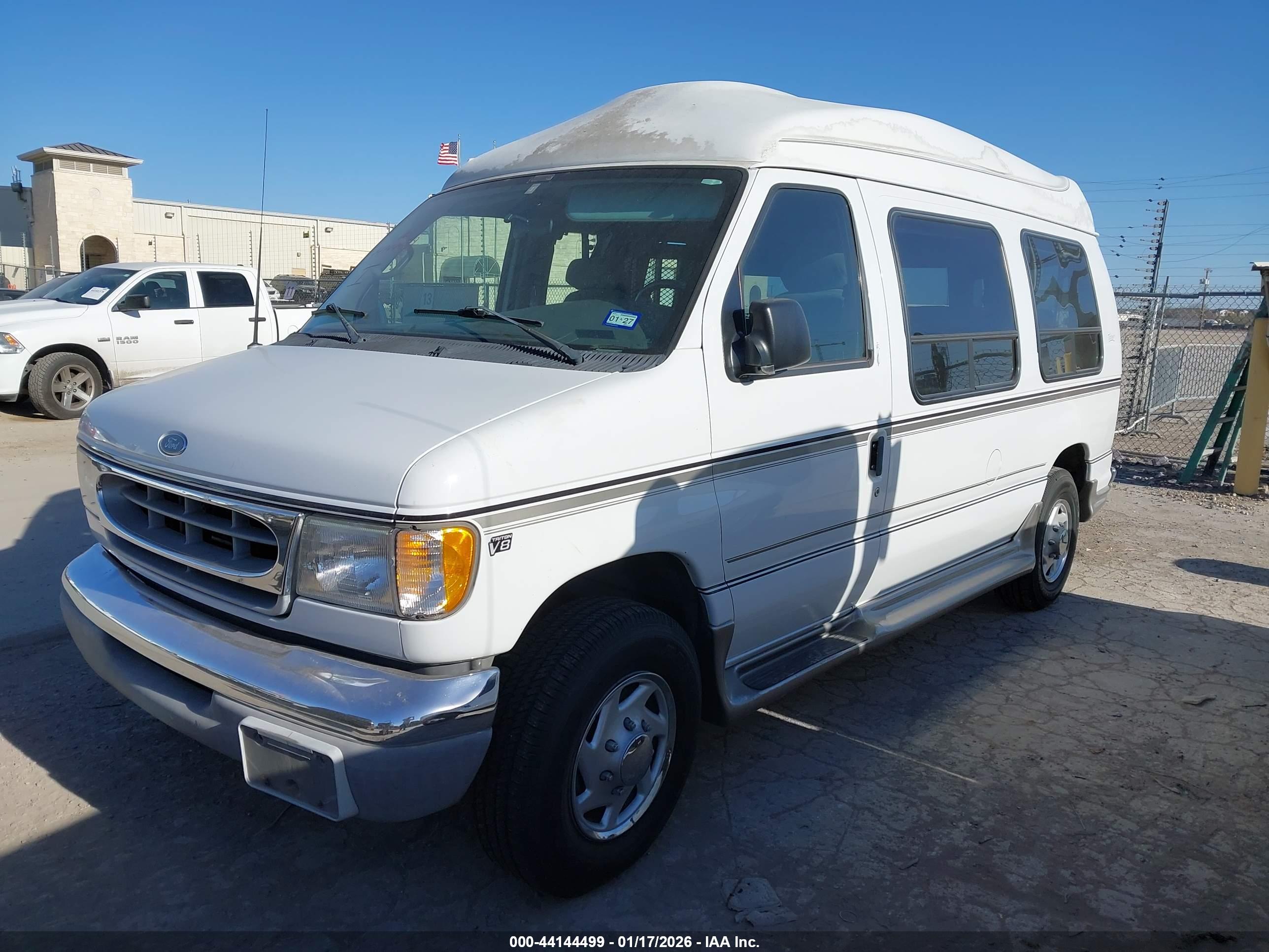 FORD E-250 image 2